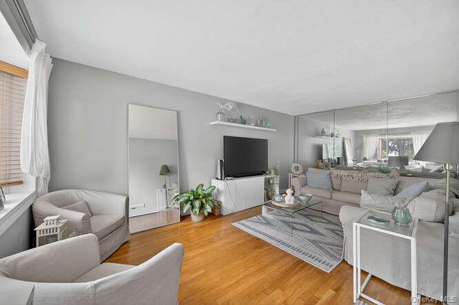 #3 photo, 453 Andrews Road, ナッソー郡 Mineola , NY 11501