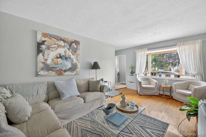 #4 photo, 453 Andrews Road, ナッソー郡 Mineola , NY 11501