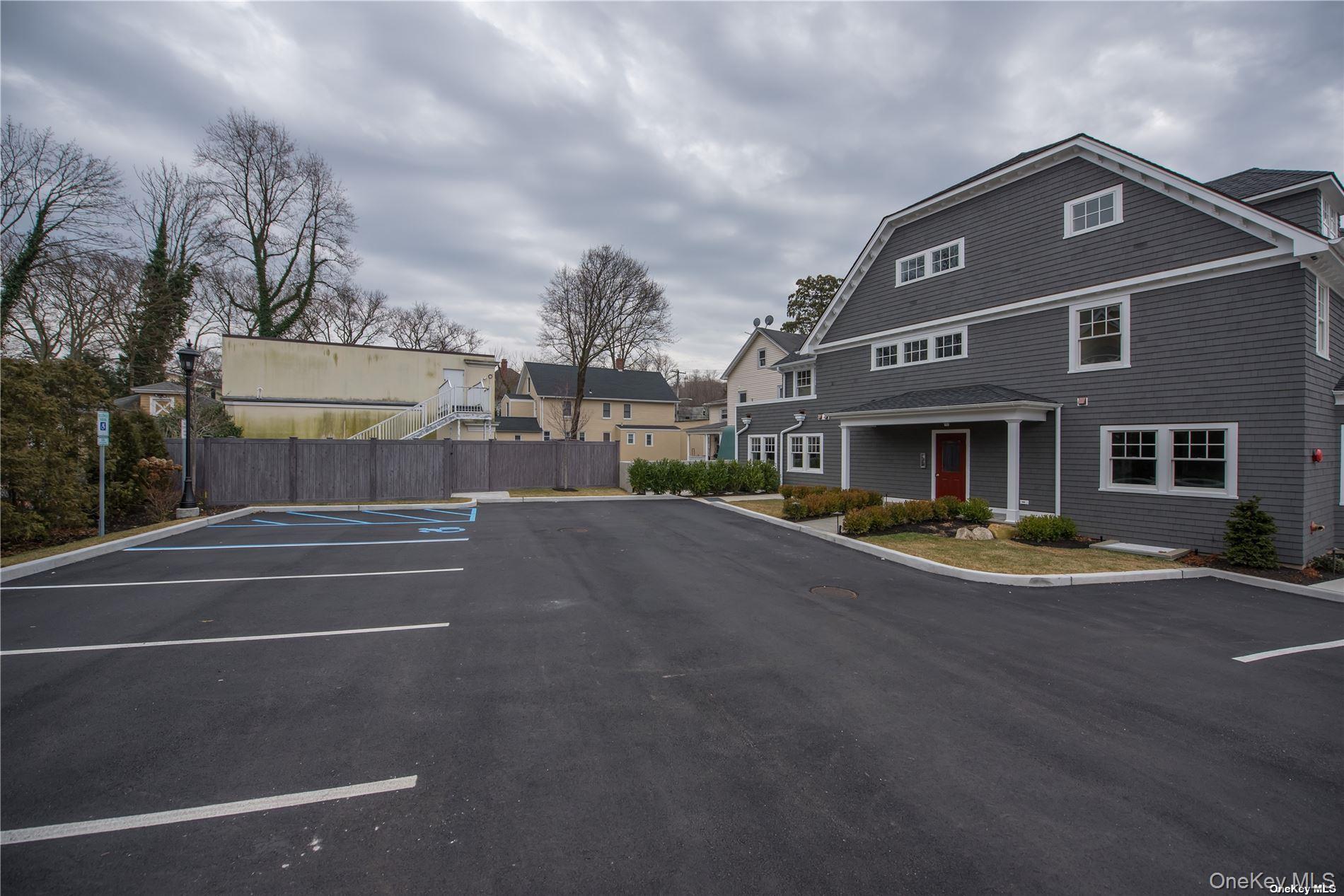 #13 photo, 444 New York Avenue, サフォーク郡 Huntington , NY 11743