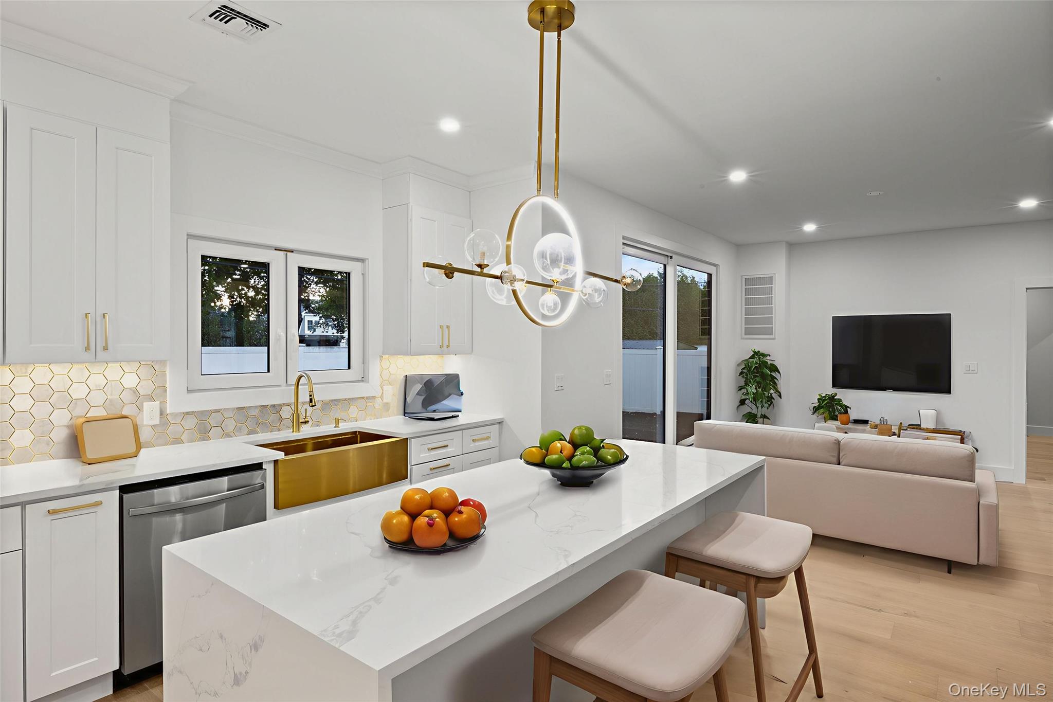 #14 photo, 182 Friends Lane, ナッソー郡 Westbury , NY 11590