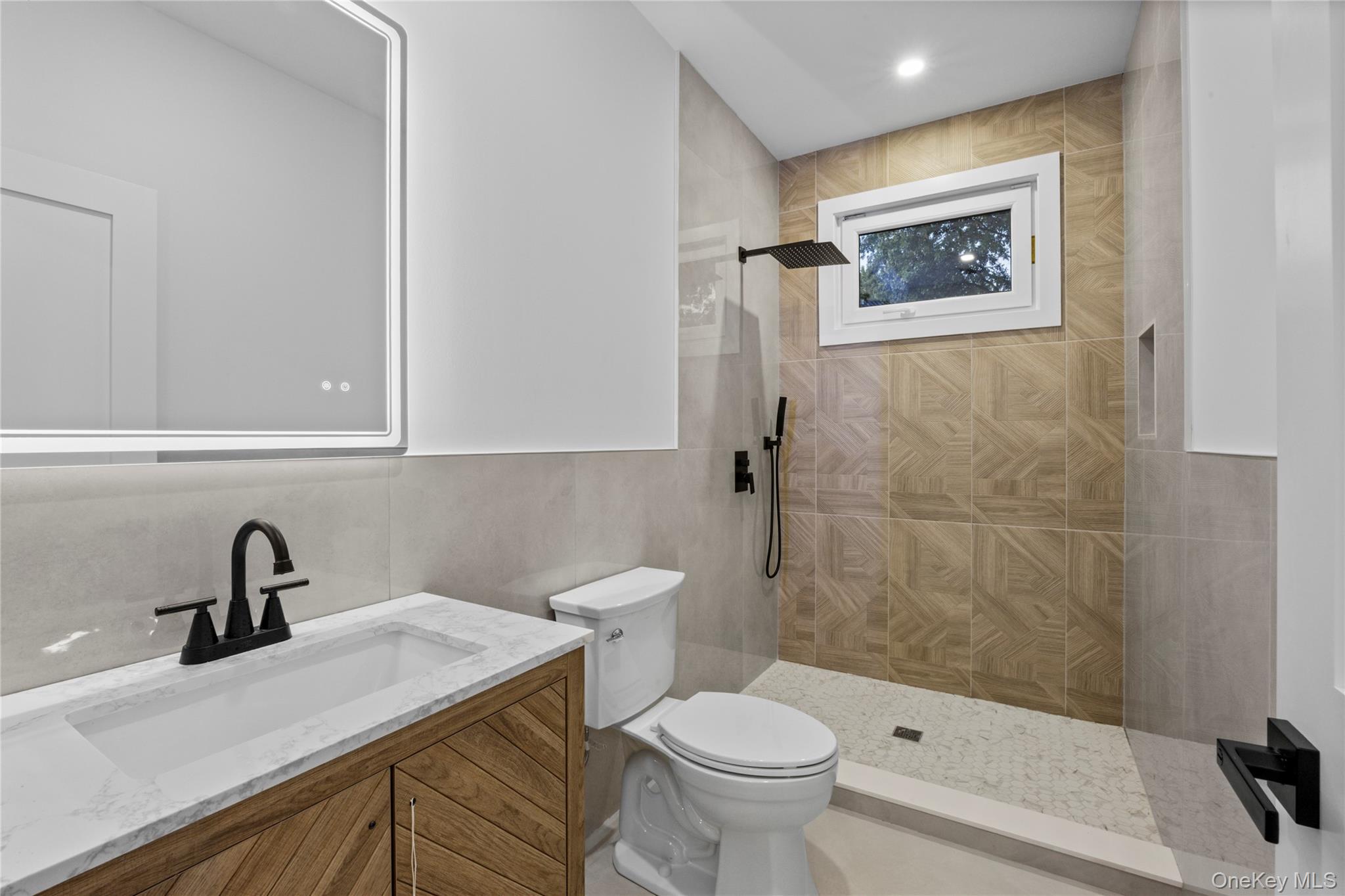 #20 photo, 182 Friends Lane, ナッソー郡 Westbury , NY 11590