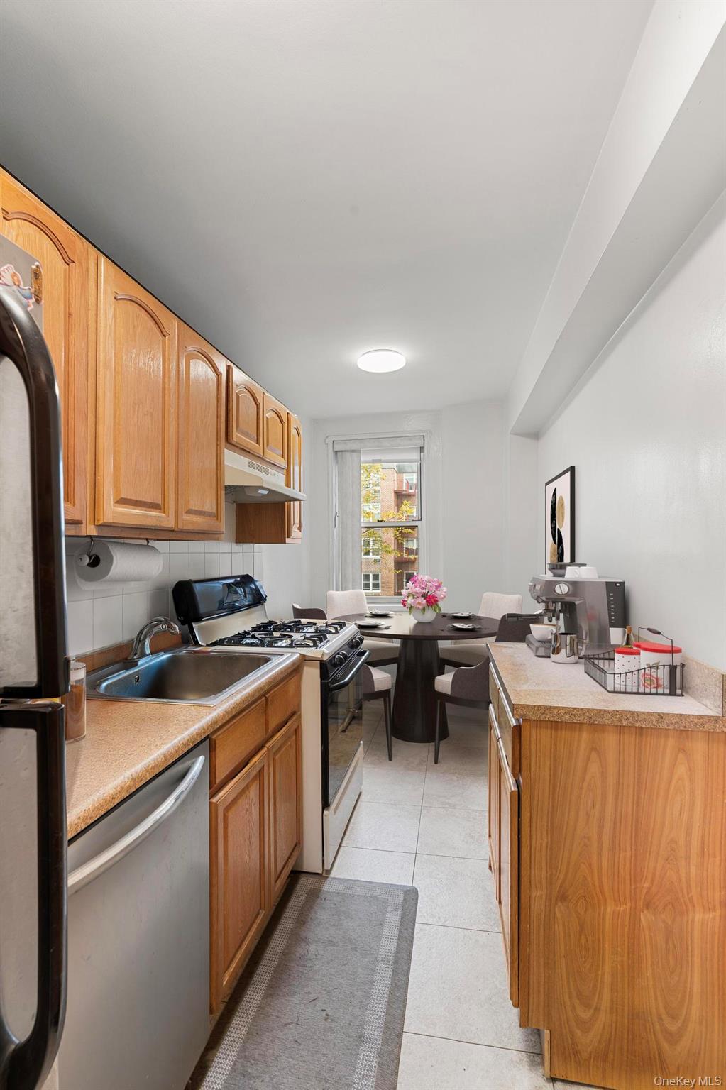 #7 photo, 1 Sadore Lane, Yonkers , NY 10710