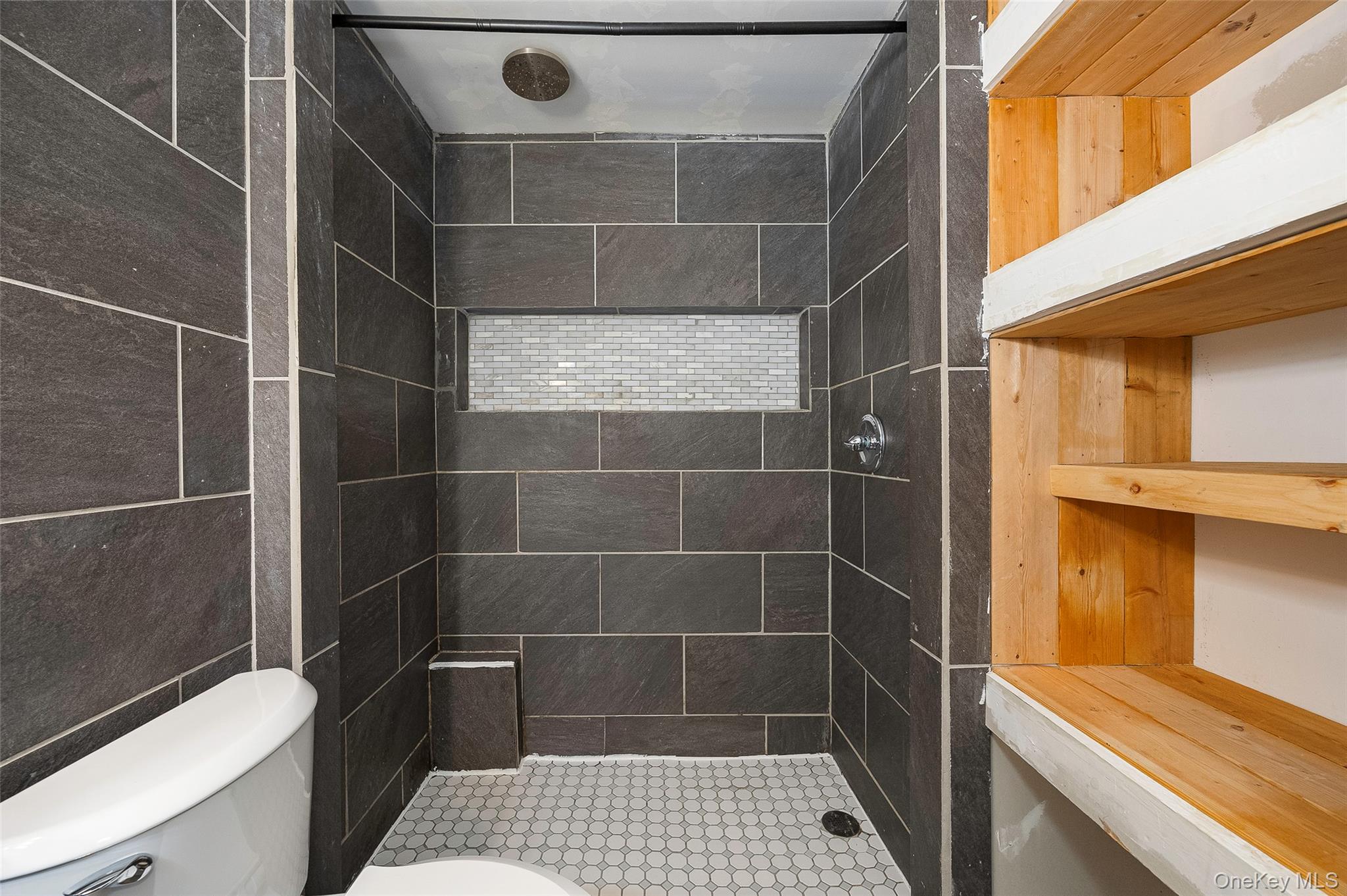 #17 photo, 8 Sunny Brook Circle, Highland , NY 12528