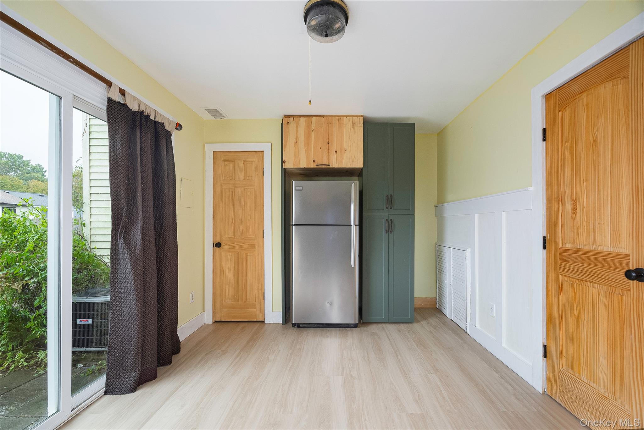 #6 photo, 8 Sunny Brook Circle, Highland , NY 12528