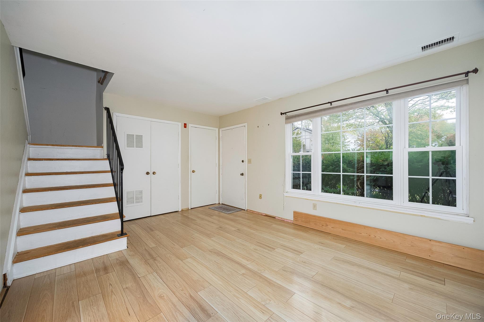 #7 photo, 8 Sunny Brook Circle, Highland , NY 12528