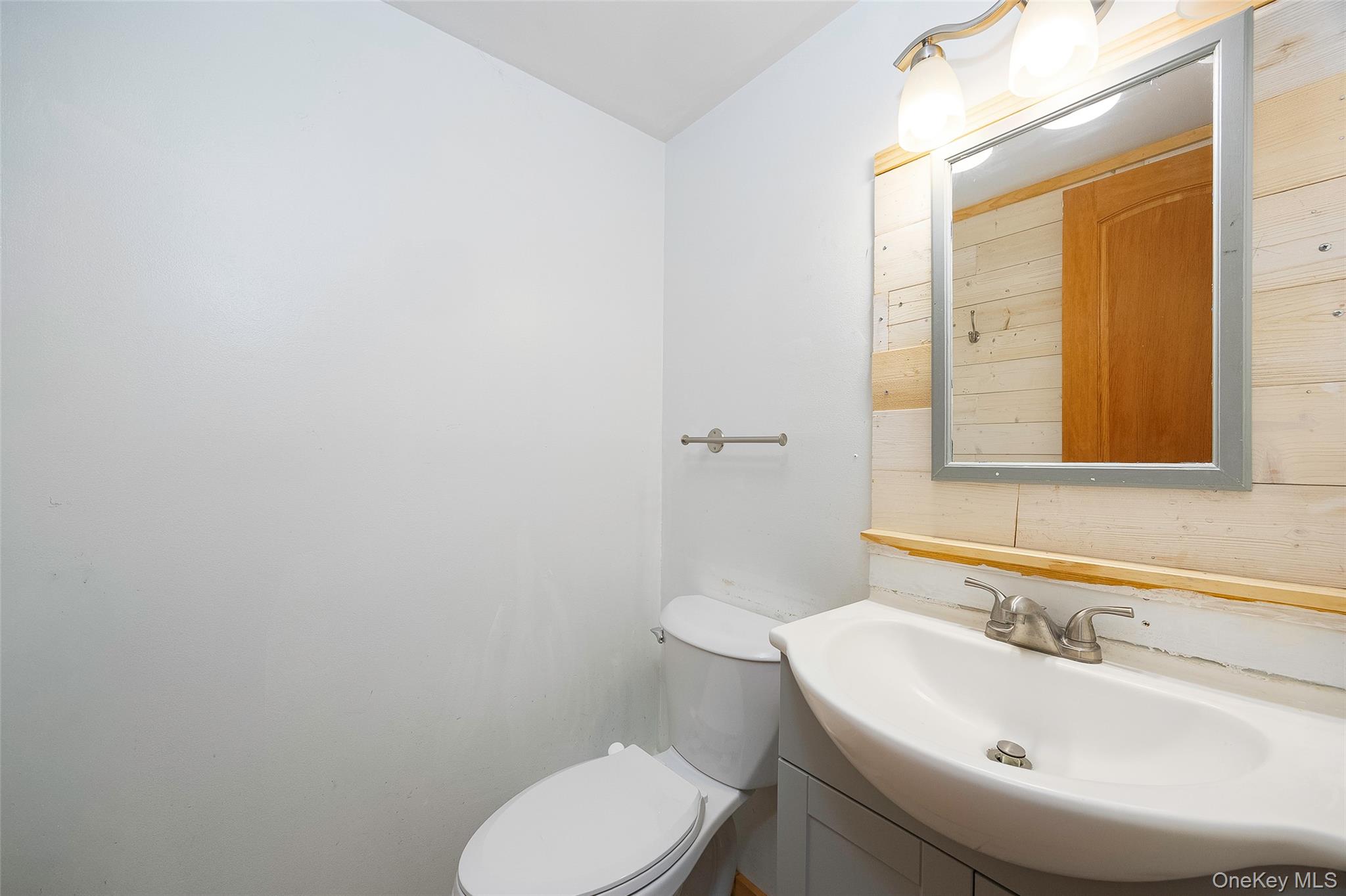 #9 photo, 8 Sunny Brook Circle, Highland , NY 12528