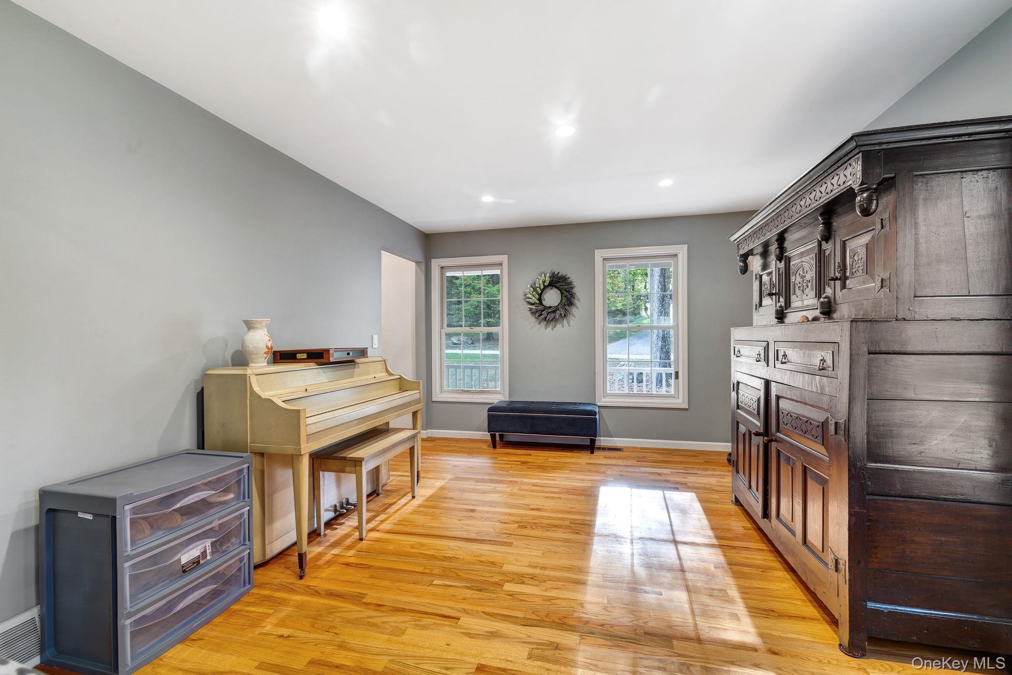 #10 photo, 26 Hollyberry Drive, Hopewell Junction , NY 12533