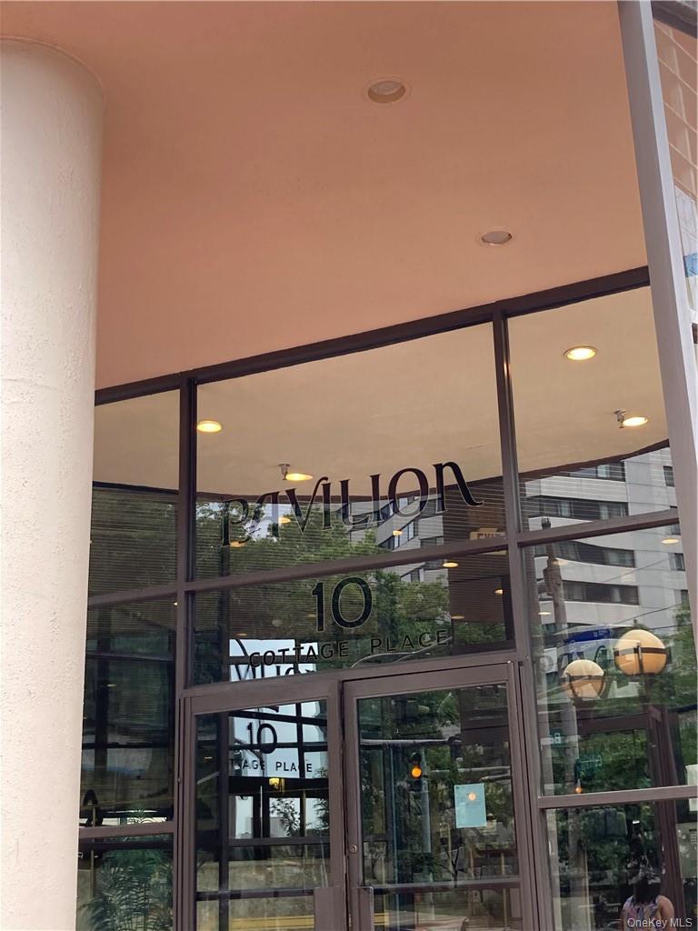 #2 photo, 10 Cottage Place, White Plains , NY 10601