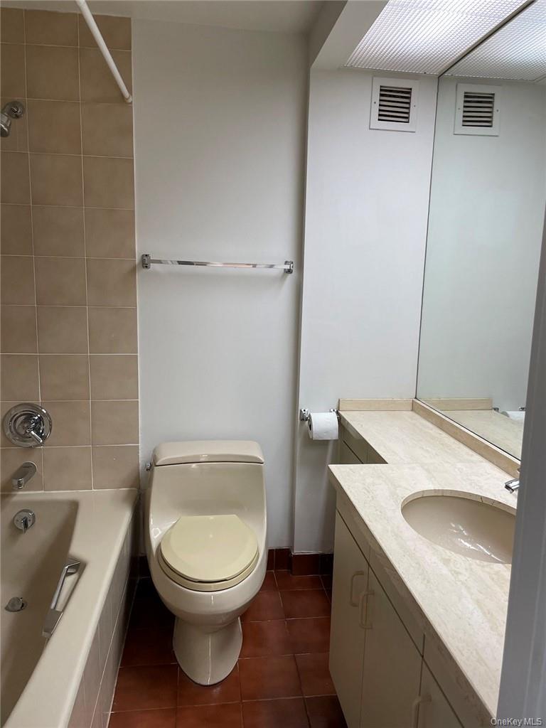 #7 photo, 10 Cottage Place, White Plains , NY 10601