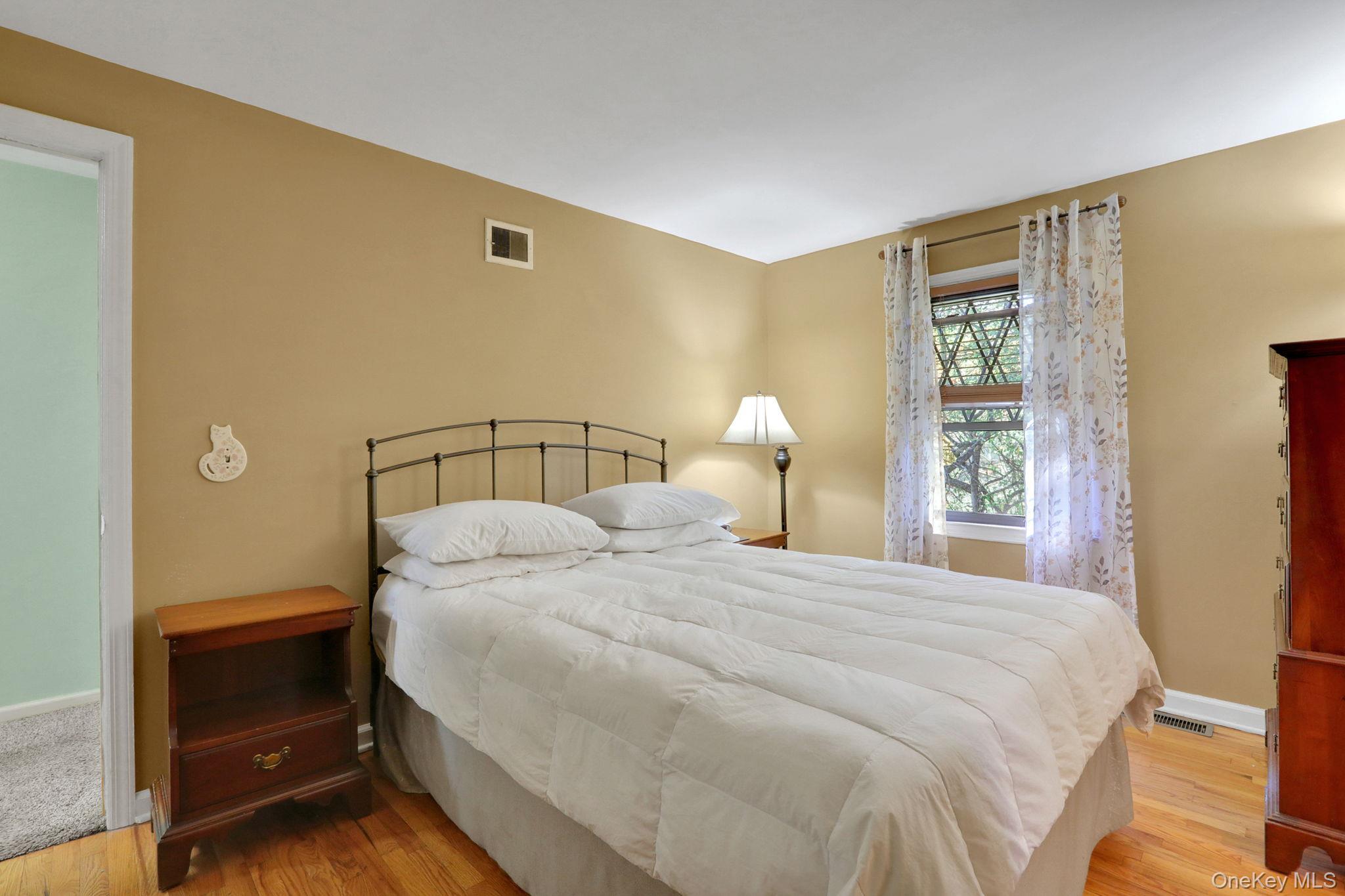 #17 photo, 10 Benton Road, Poughkeepsie , NY 12603