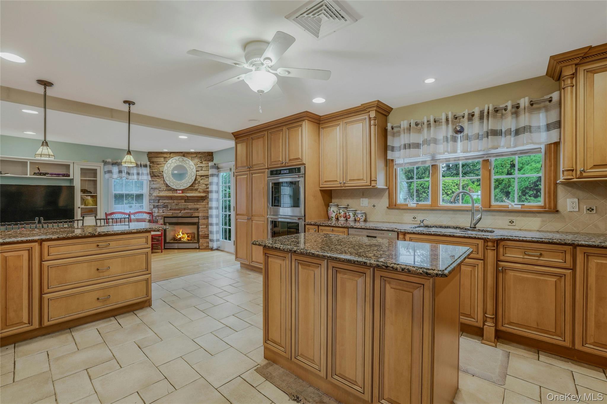 #10 photo, 45 Manchester Street, ナッソー郡 Westbury , NY 11590