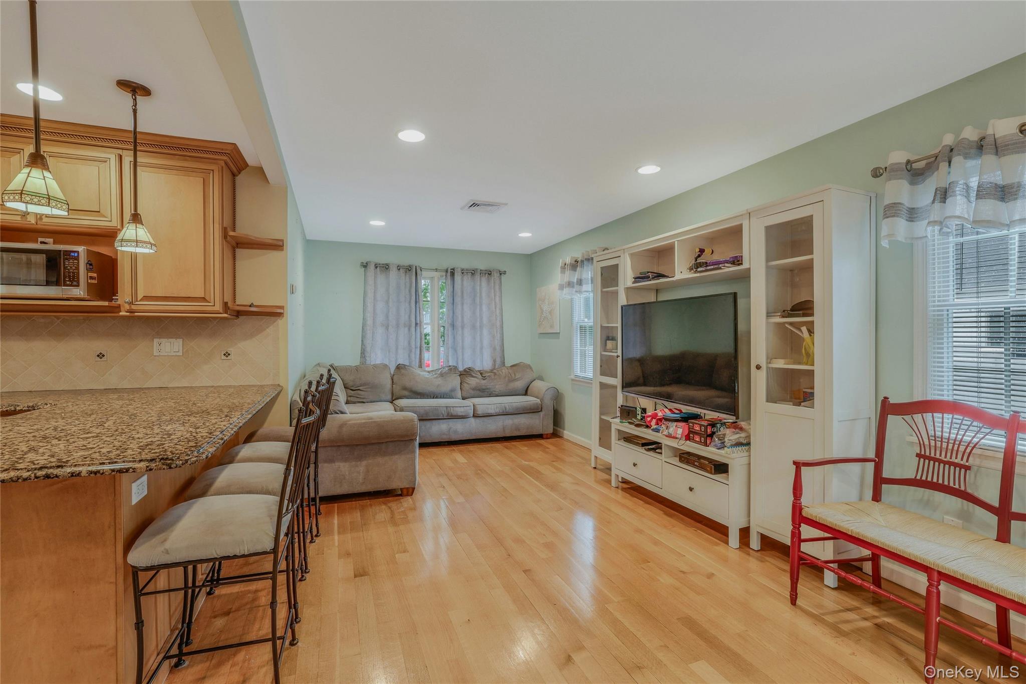 #13 photo, 45 Manchester Street, ナッソー郡 Westbury , NY 11590