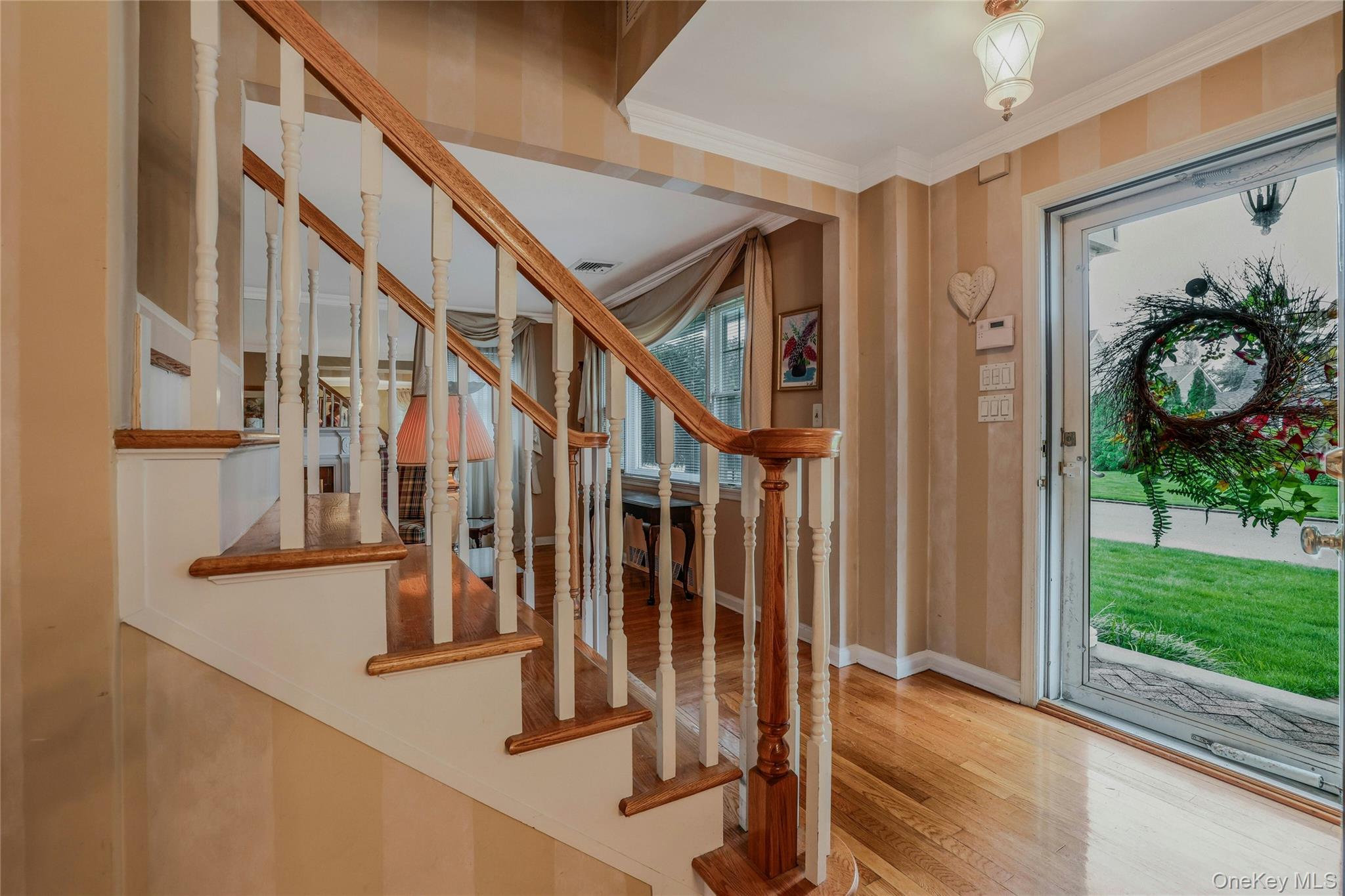 #4 photo, 45 Manchester Street, ナッソー郡 Westbury , NY 11590