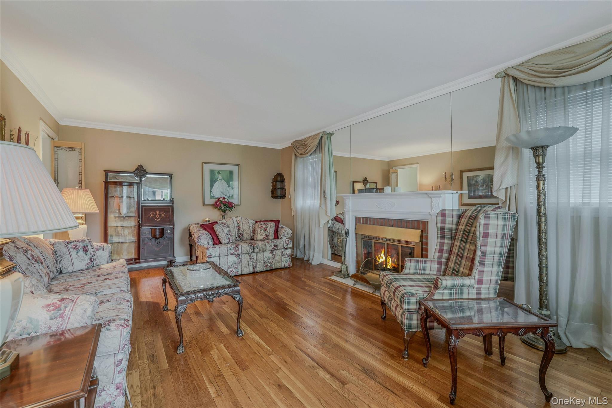 #6 photo, 45 Manchester Street, ナッソー郡 Westbury , NY 11590