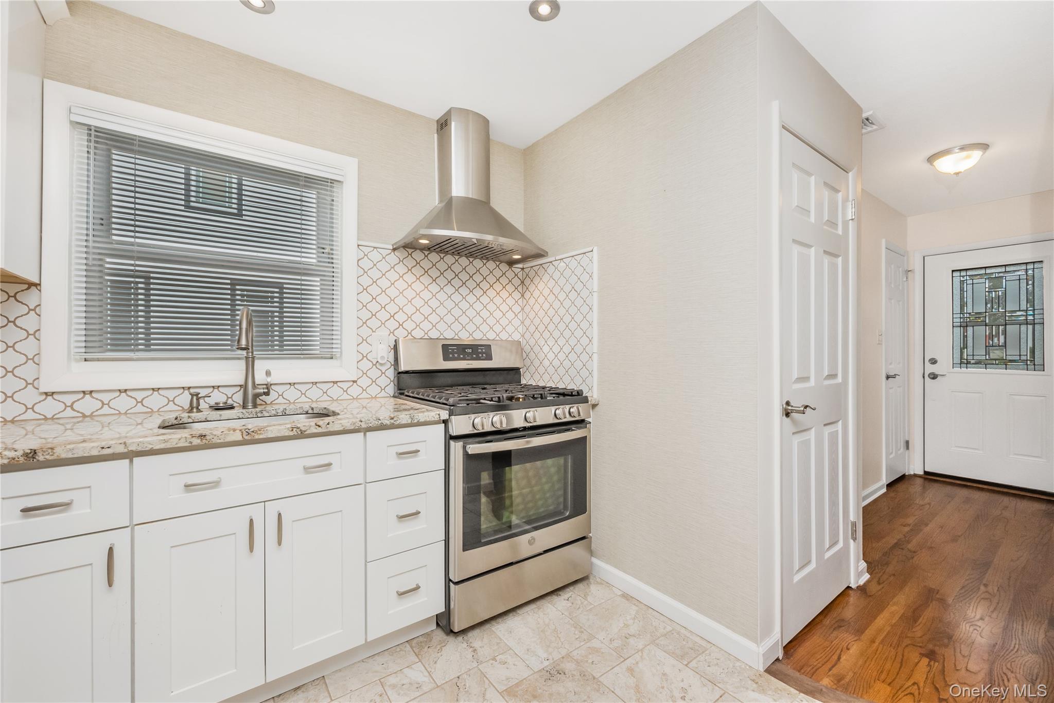 #11 photo, 342 Lucille Avenue, ナッソー郡 Elmont , NY 11003