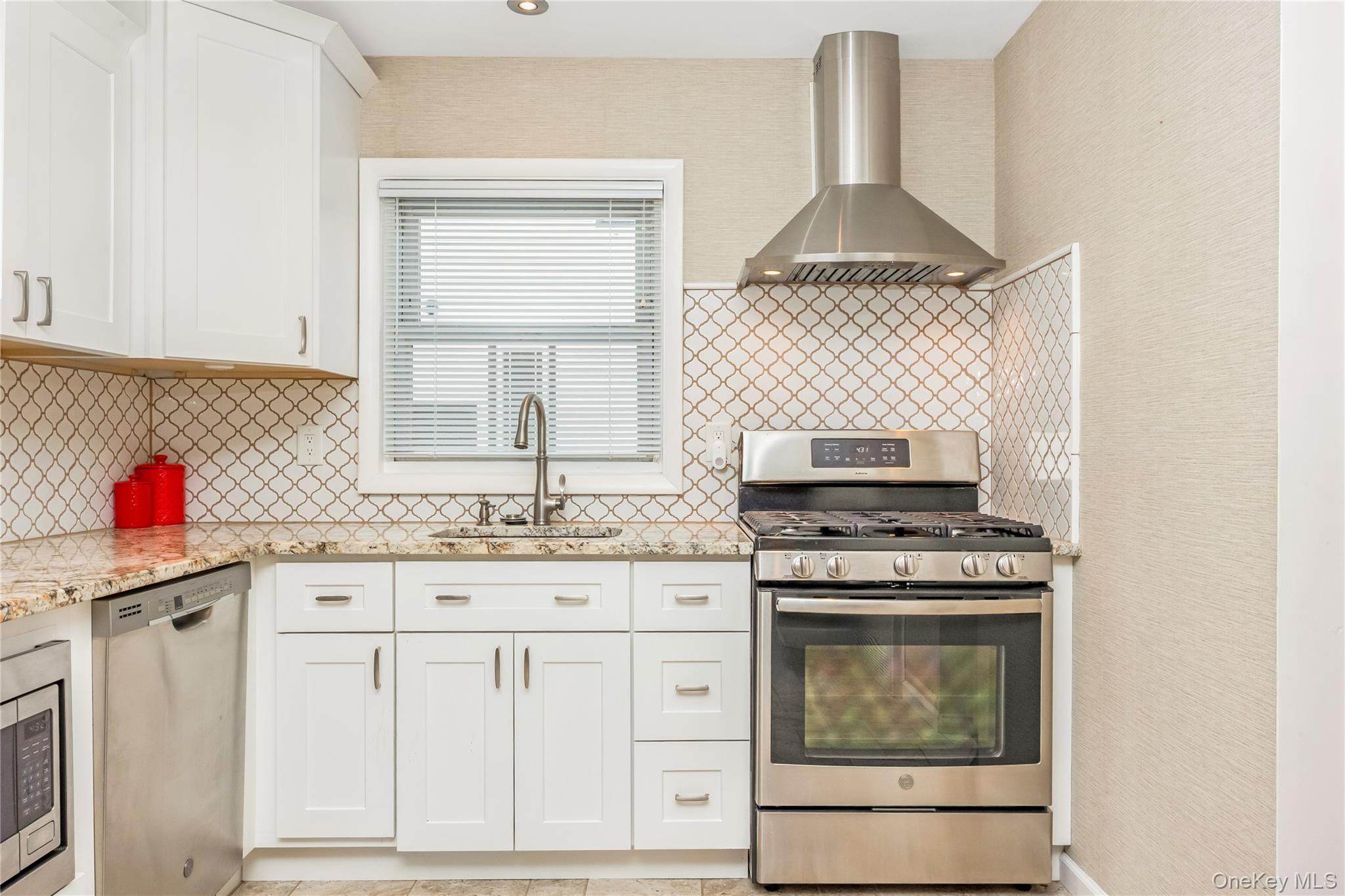 #12 photo, 342 Lucille Avenue, ナッソー郡 Elmont , NY 11003