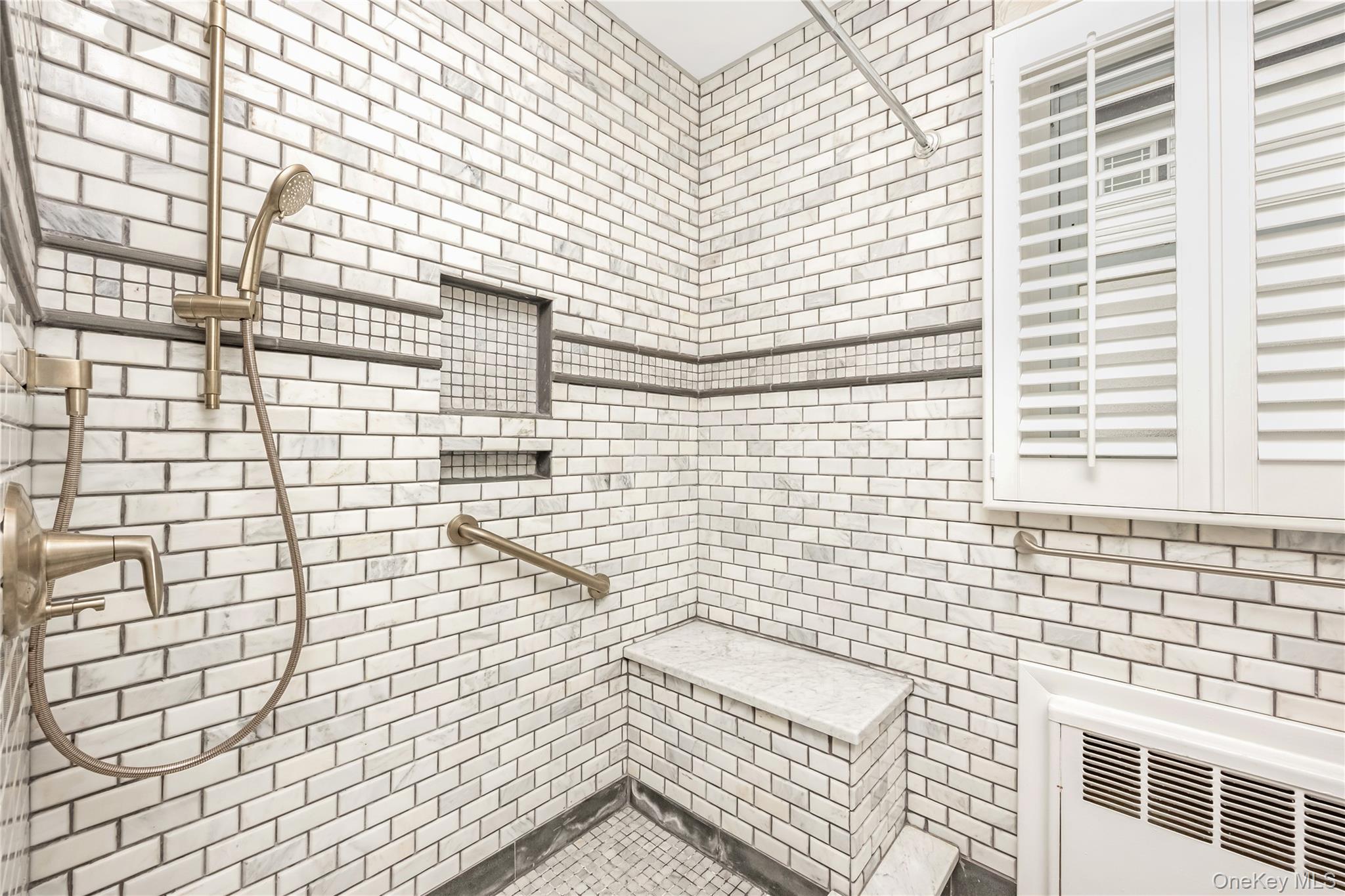 #14 photo, 342 Lucille Avenue, ナッソー郡 Elmont , NY 11003