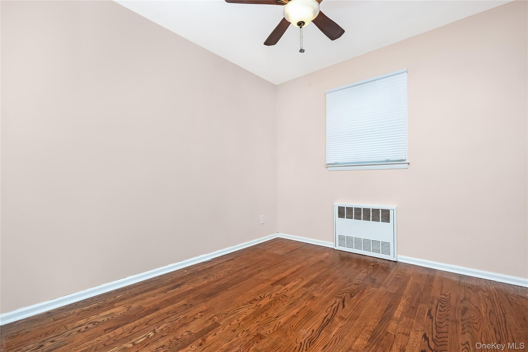 #15 photo, 342 Lucille Avenue, ナッソー郡 Elmont , NY 11003