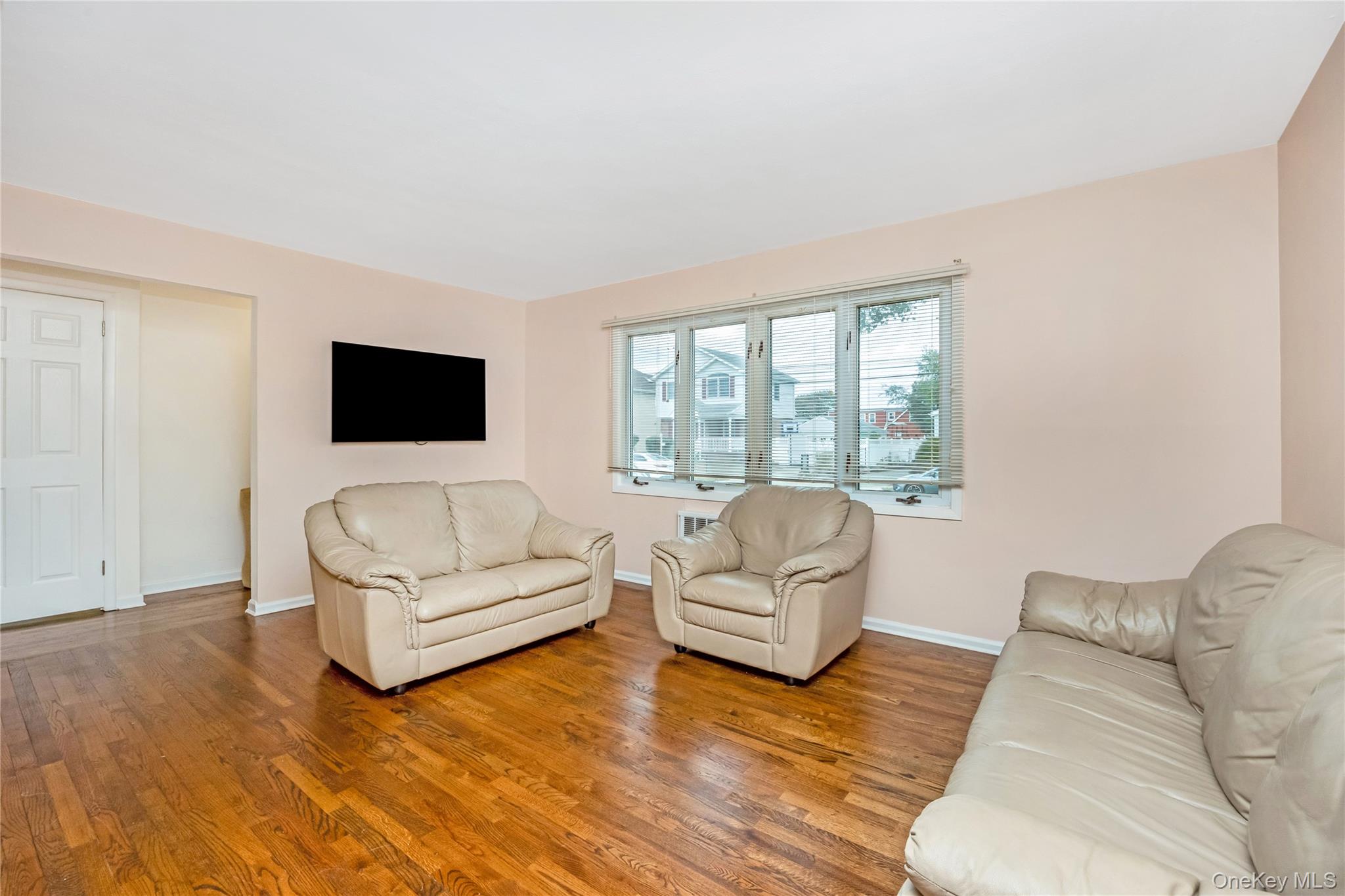 #6 photo, 342 Lucille Avenue, ナッソー郡 Elmont , NY 11003