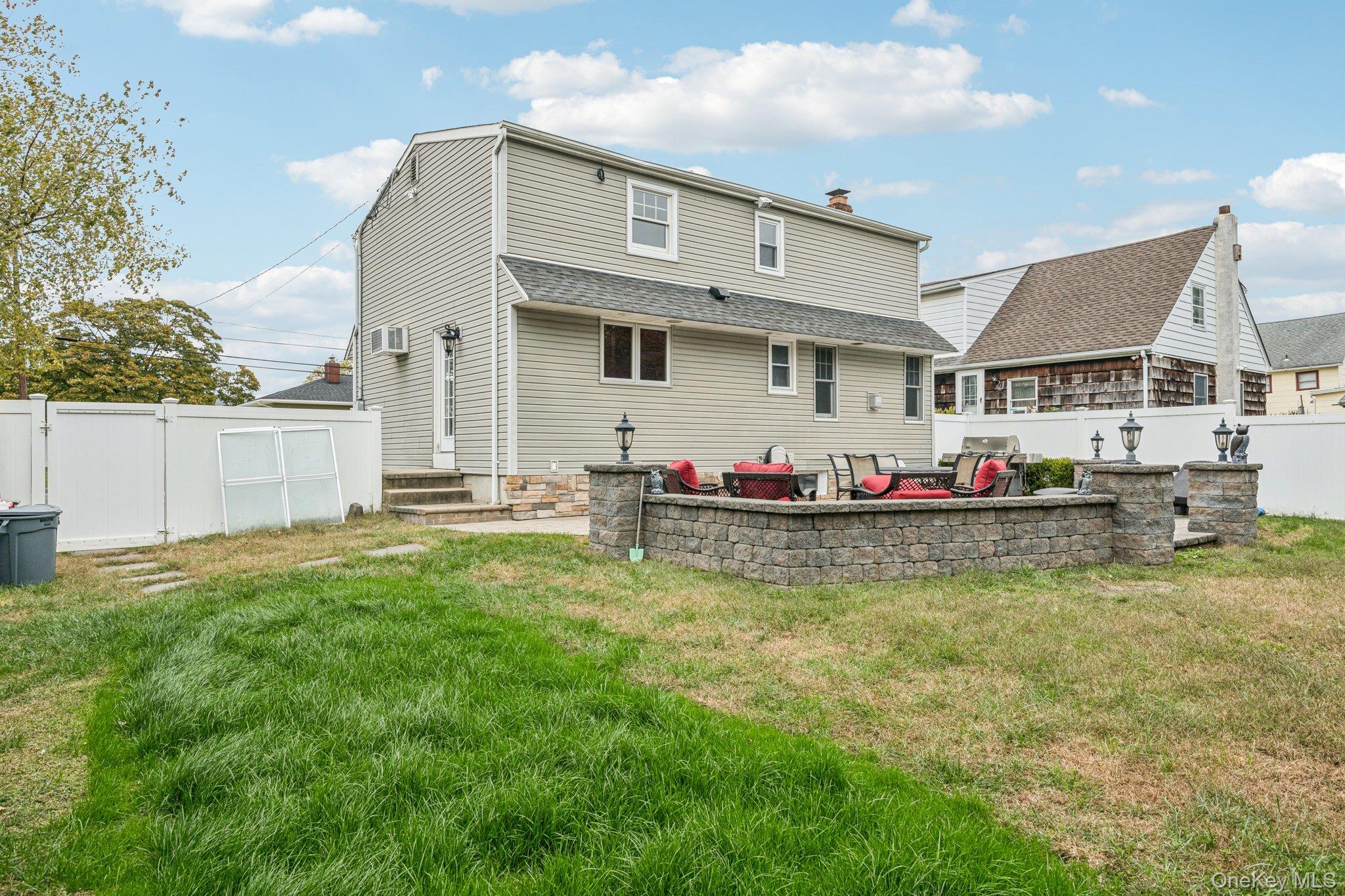 #20 photo, 15 Palm Street, サフォーク郡 Lindenhurst , NY 11757