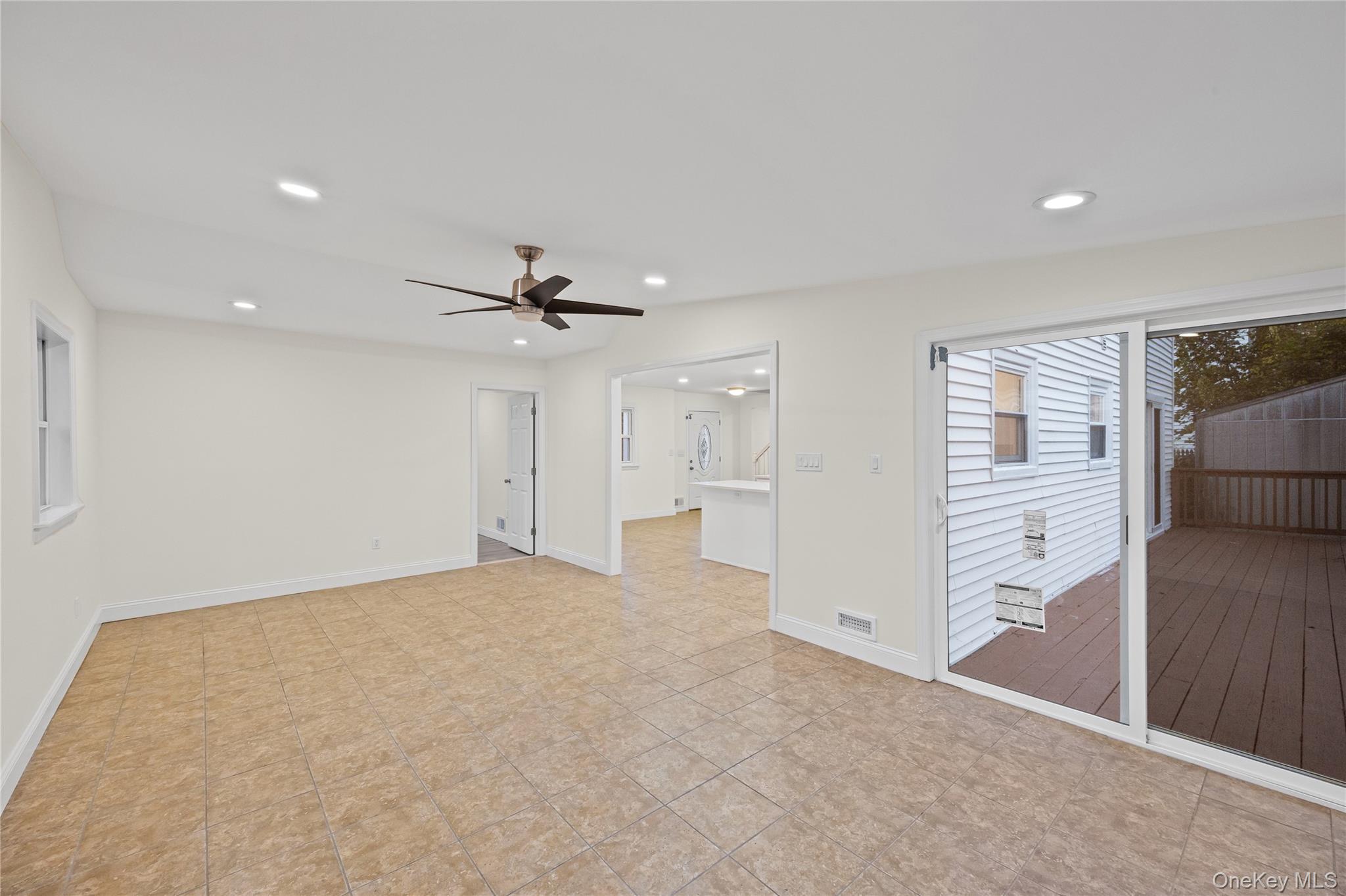 #18 photo, 31 Colony Road, サフォーク郡 Port Jefferson Station , NY 11776