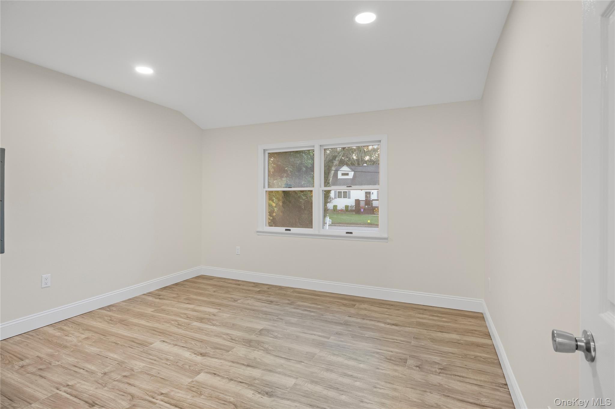 #19 photo, 31 Colony Road, サフォーク郡 Port Jefferson Station , NY 11776