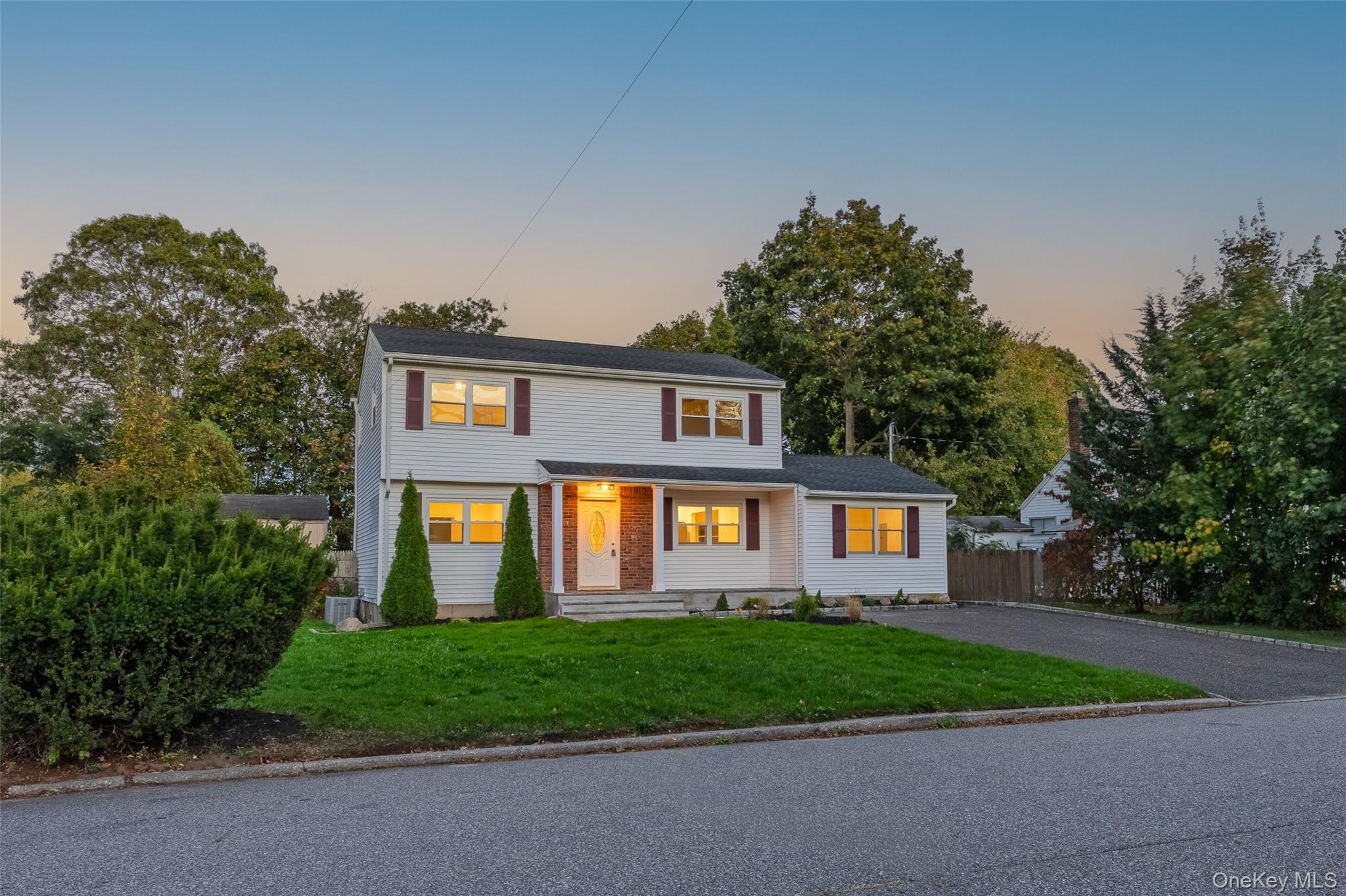 #2 photo, 31 Colony Road, サフォーク郡 Port Jefferson Station , NY 11776