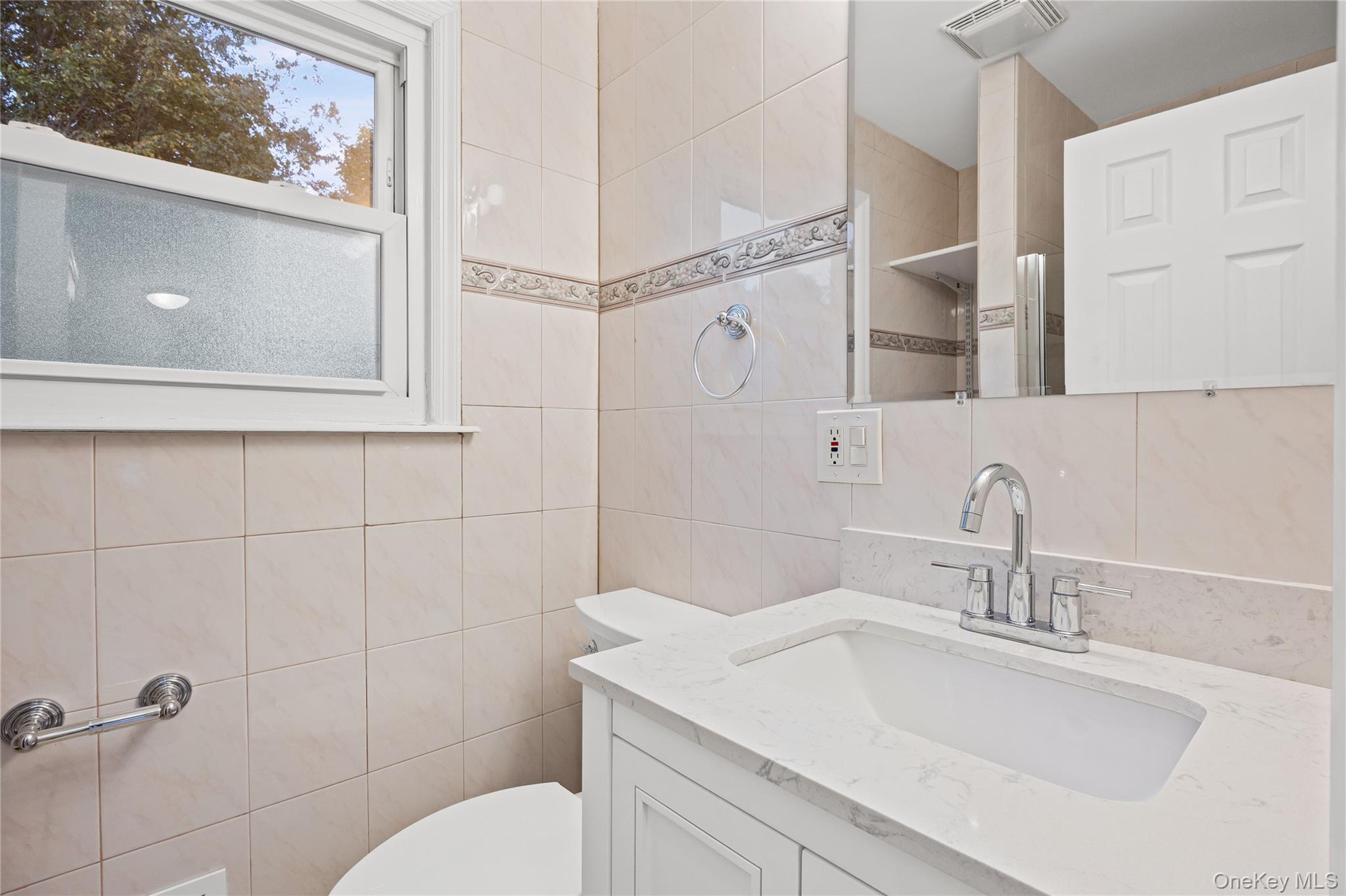 #7 photo, 31 Colony Road, サフォーク郡 Port Jefferson Station , NY 11776