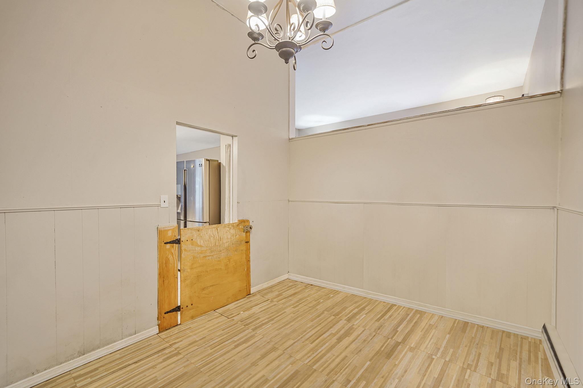 #14 photo, 23 Holiday Park Drive, サフォーク郡 Centereach , NY 11720