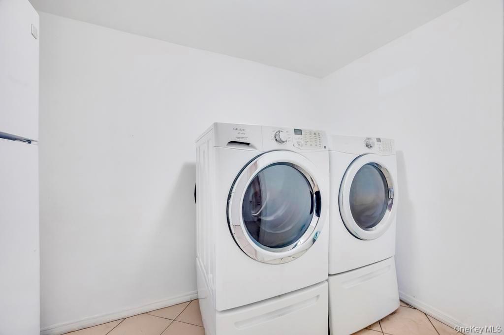 #19 photo, 43 Prince Street, New Hyde Park , NY 11040