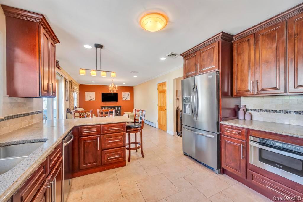 #7 photo, 43 Prince Street, New Hyde Park , NY 11040