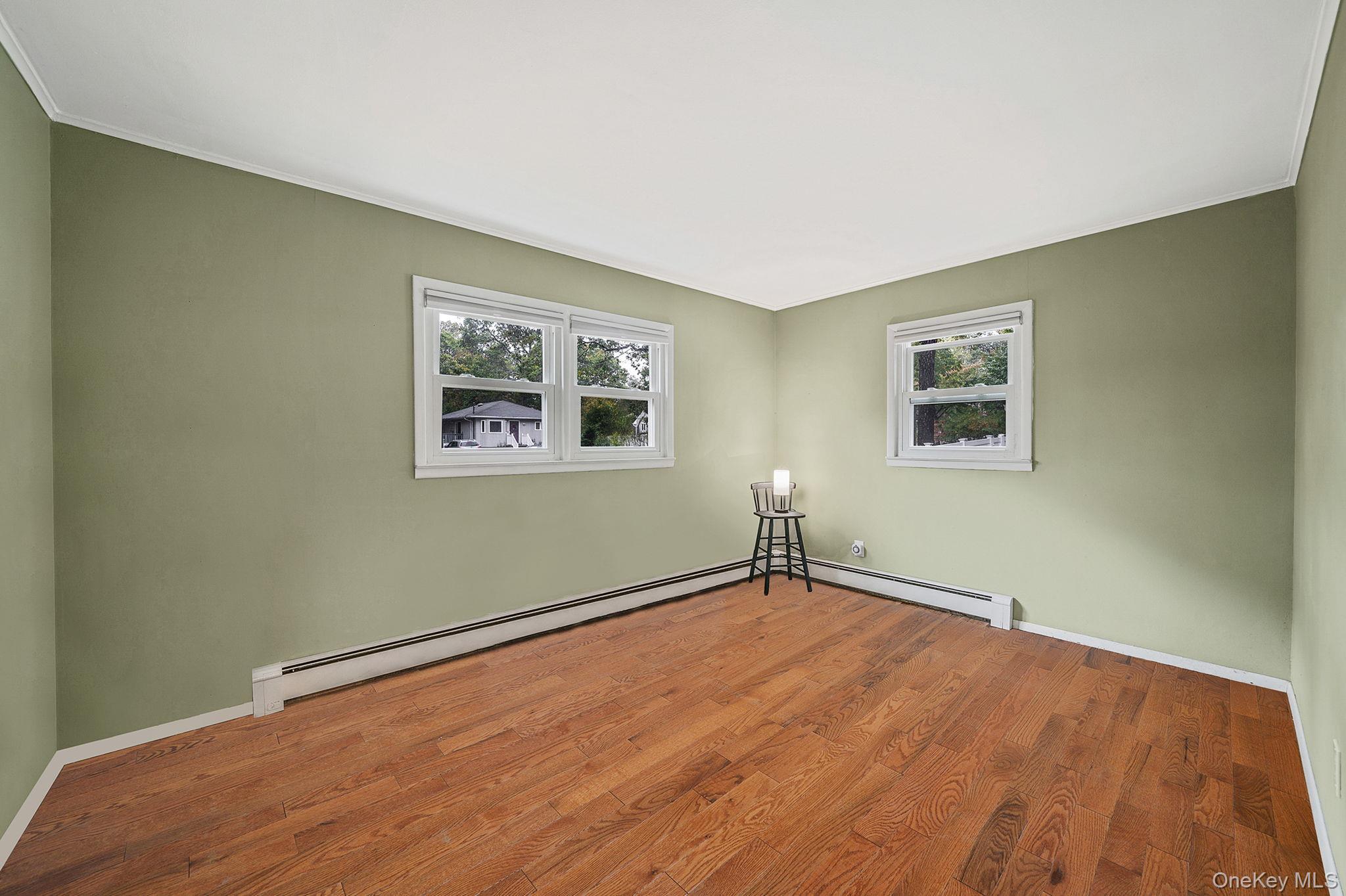 #11 photo, 15 Raymond Avenue, サフォーク郡 Farmingville , NY 11738