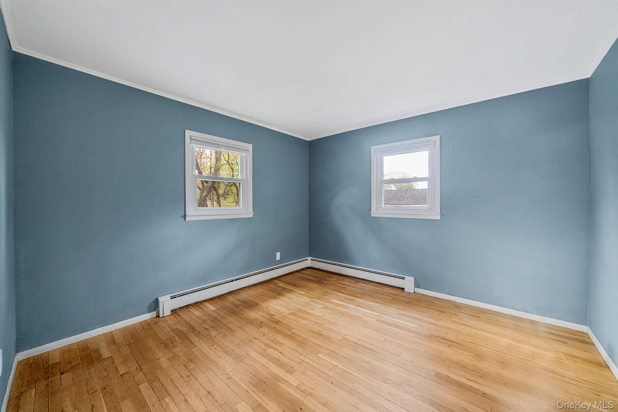 #12 photo, 15 Raymond Avenue, サフォーク郡 Farmingville , NY 11738