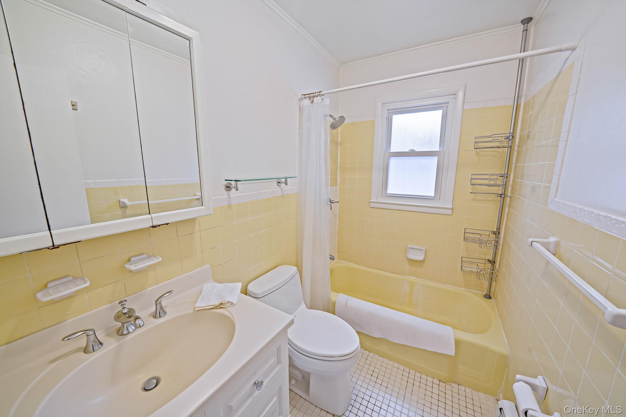 #14 photo, 15 Raymond Avenue, サフォーク郡 Farmingville , NY 11738