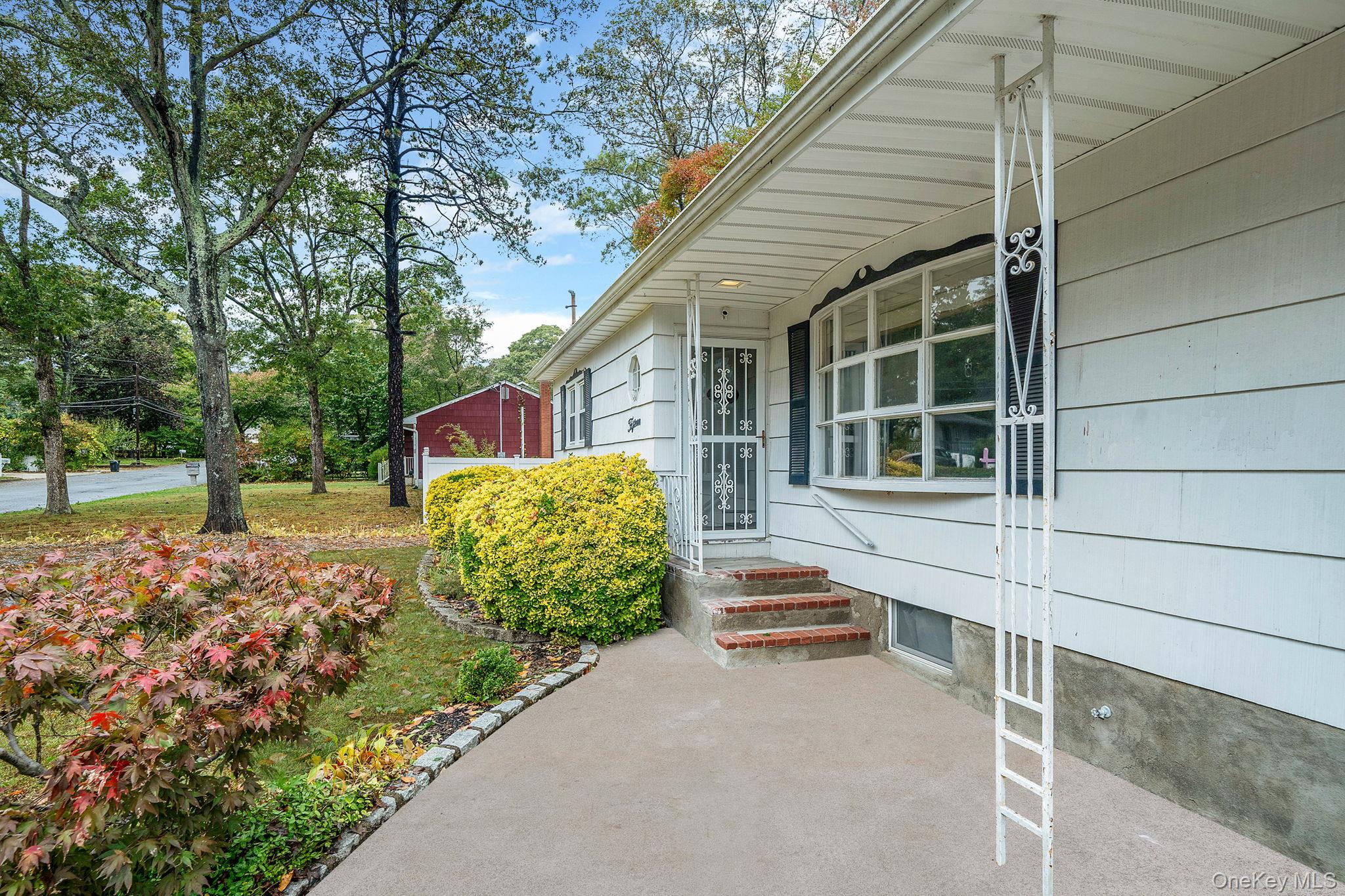 #17 photo, 15 Raymond Avenue, サフォーク郡 Farmingville , NY 11738