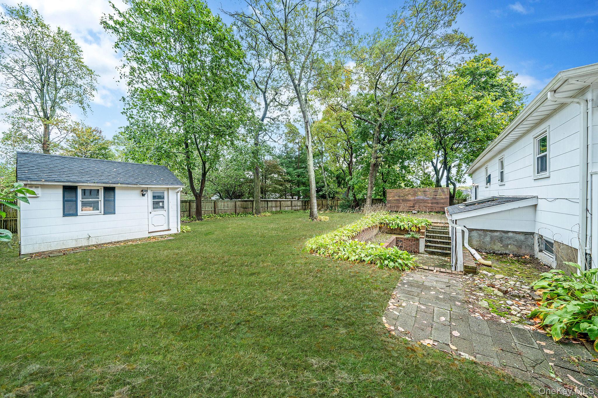 #18 photo, 15 Raymond Avenue, サフォーク郡 Farmingville , NY 11738