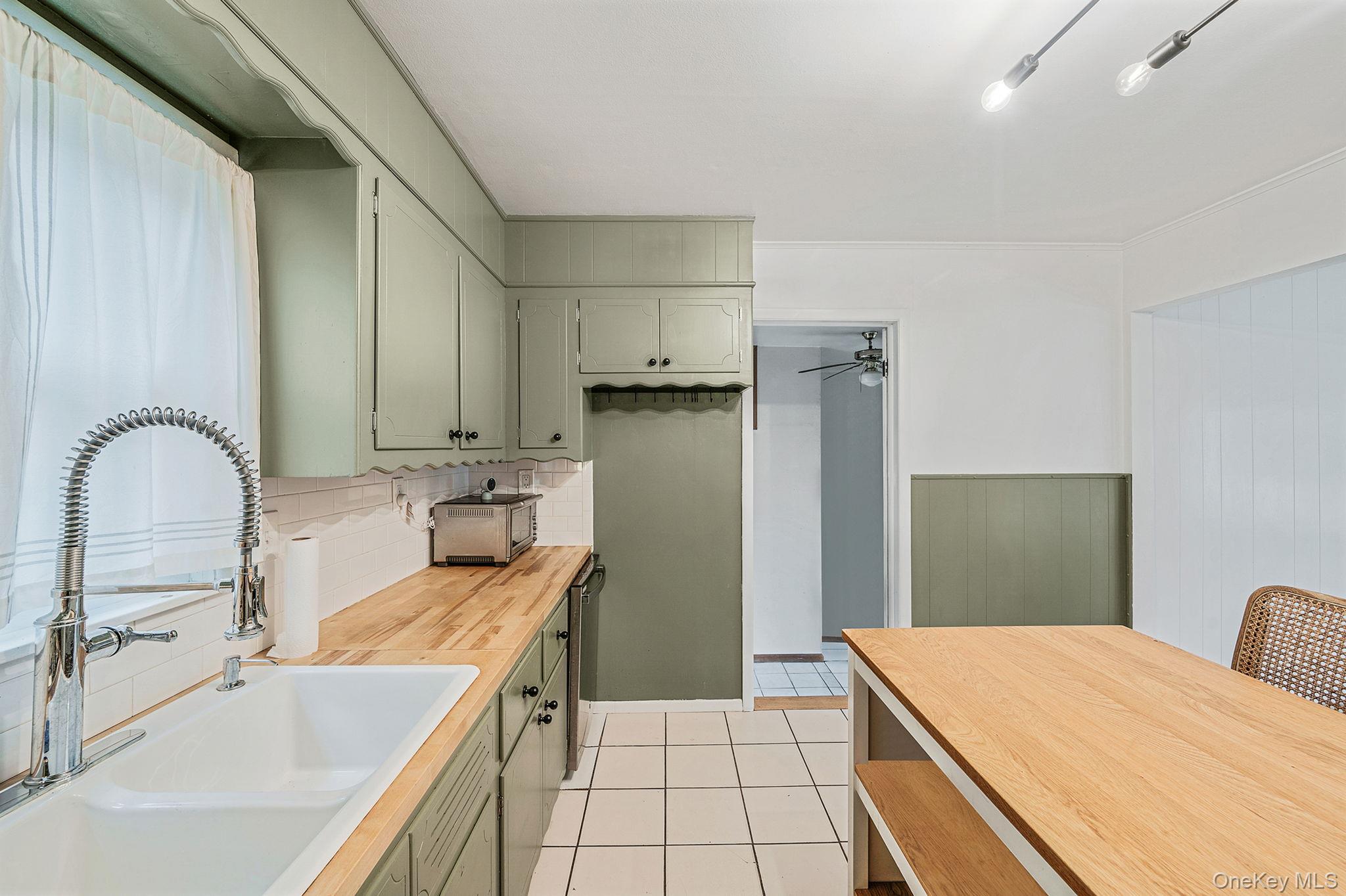 #7 photo, 15 Raymond Avenue, サフォーク郡 Farmingville , NY 11738