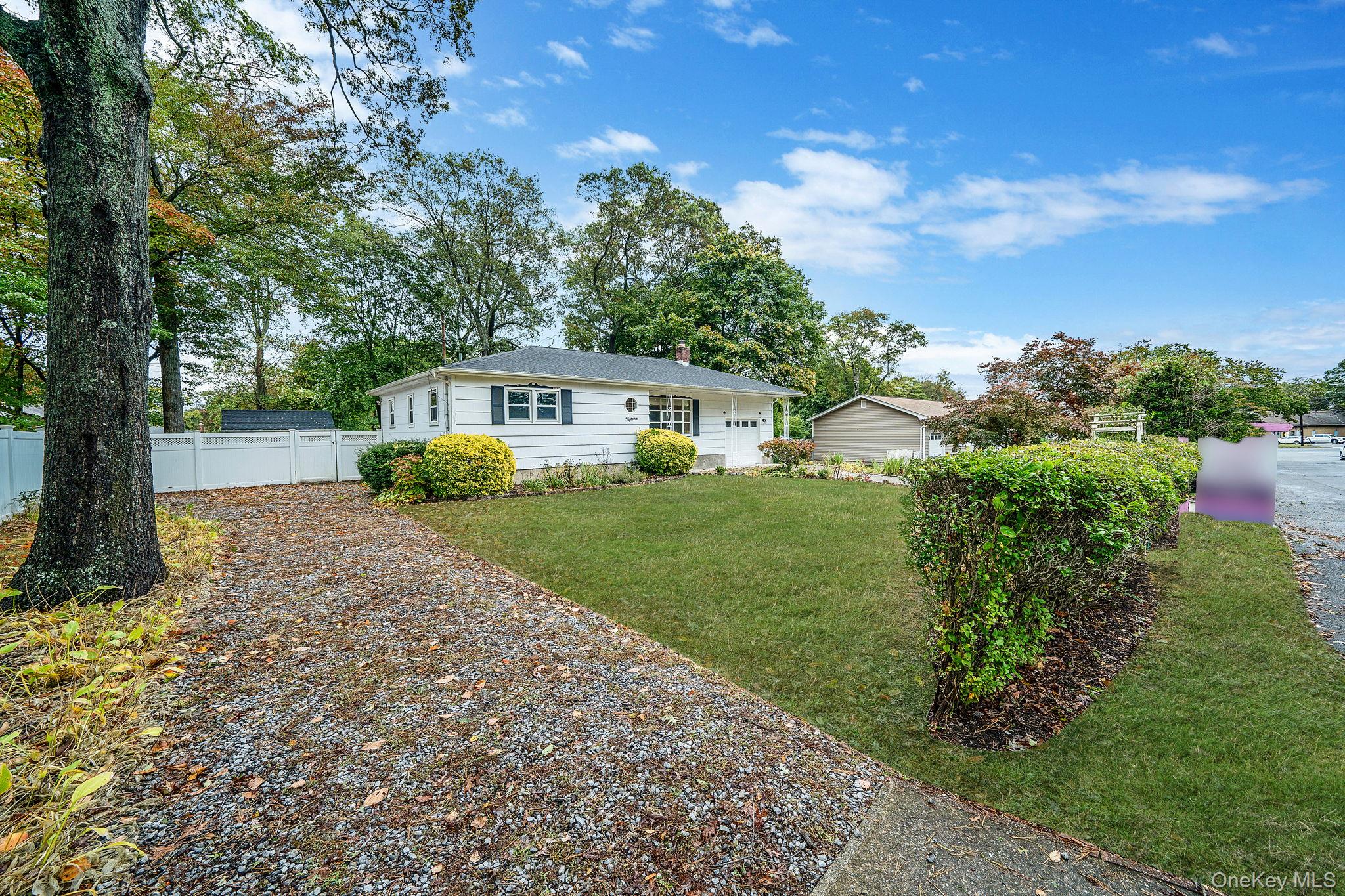 #8 photo, 15 Raymond Avenue, サフォーク郡 Farmingville , NY 11738