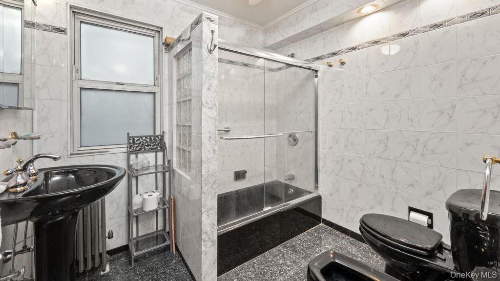 #17 photo, 8210 Fort Hamilton Parkway, ブルックリン区 Brooklyn , NY 11209