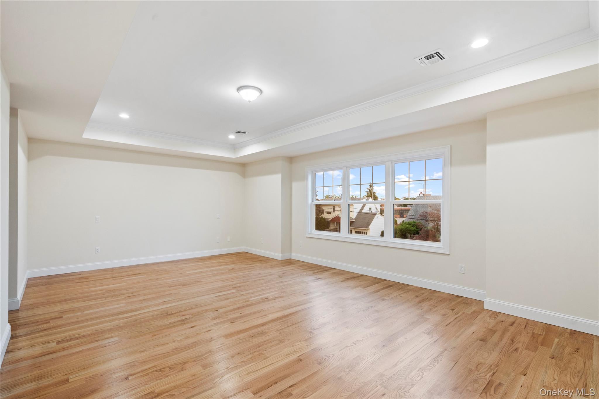 #13 photo, 23 Cove Lane, ナッソー郡 Levittown , NY 11756