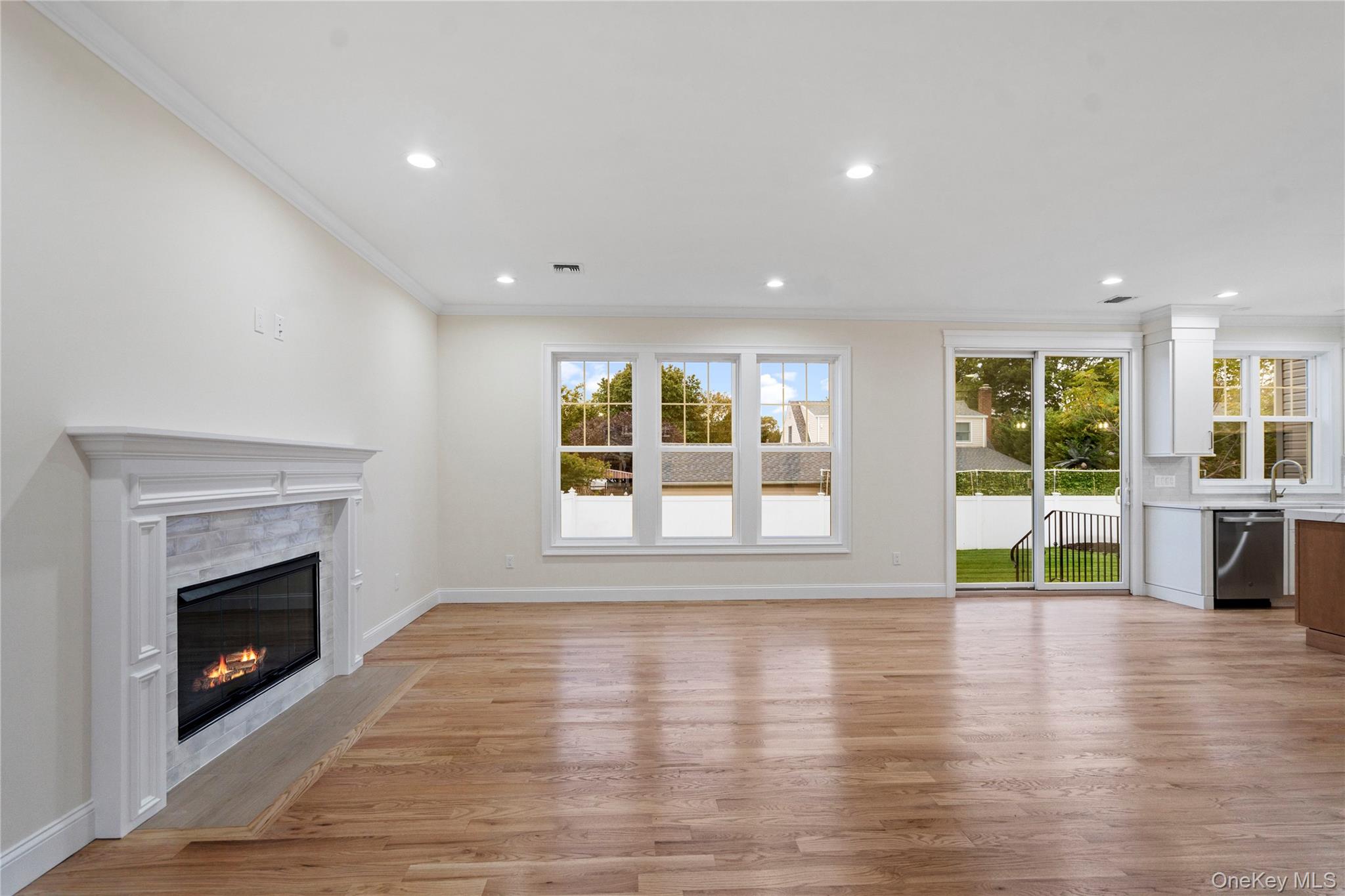 #6 photo, 23 Cove Lane, ナッソー郡 Levittown , NY 11756