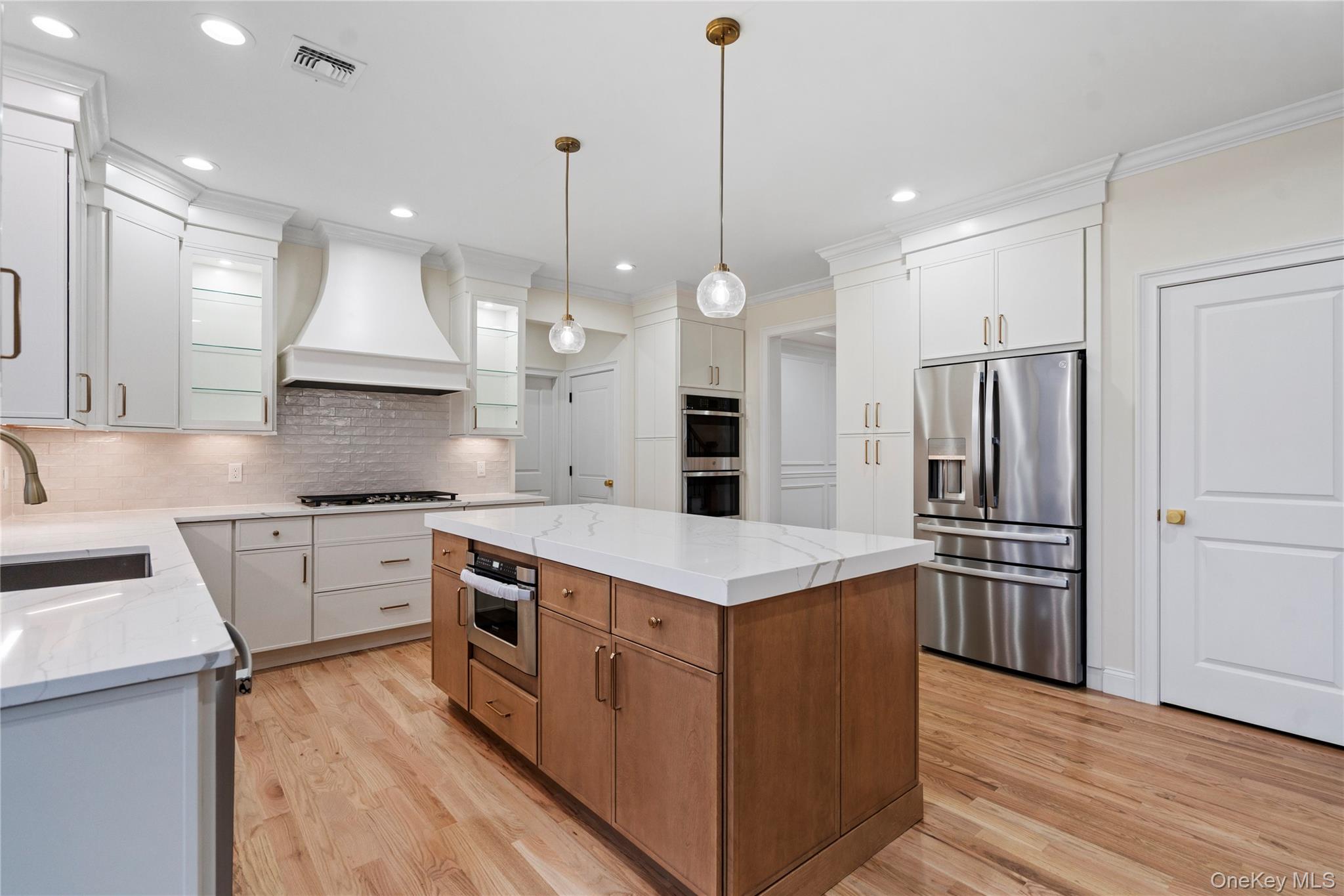 #8 photo, 23 Cove Lane, ナッソー郡 Levittown , NY 11756