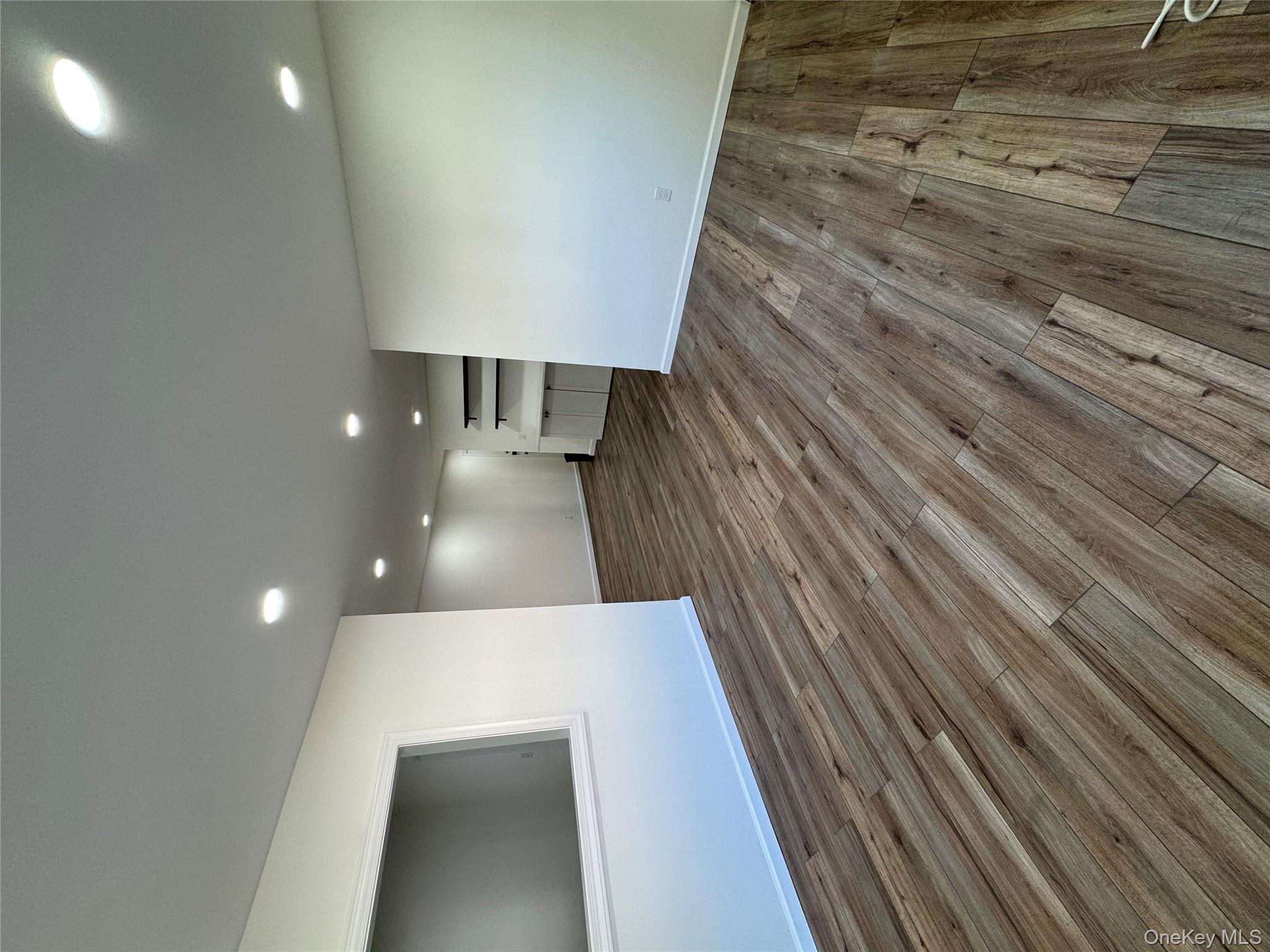 #4 photo, 2449I union Avenue, サフォーク郡 Islip , NY 11751