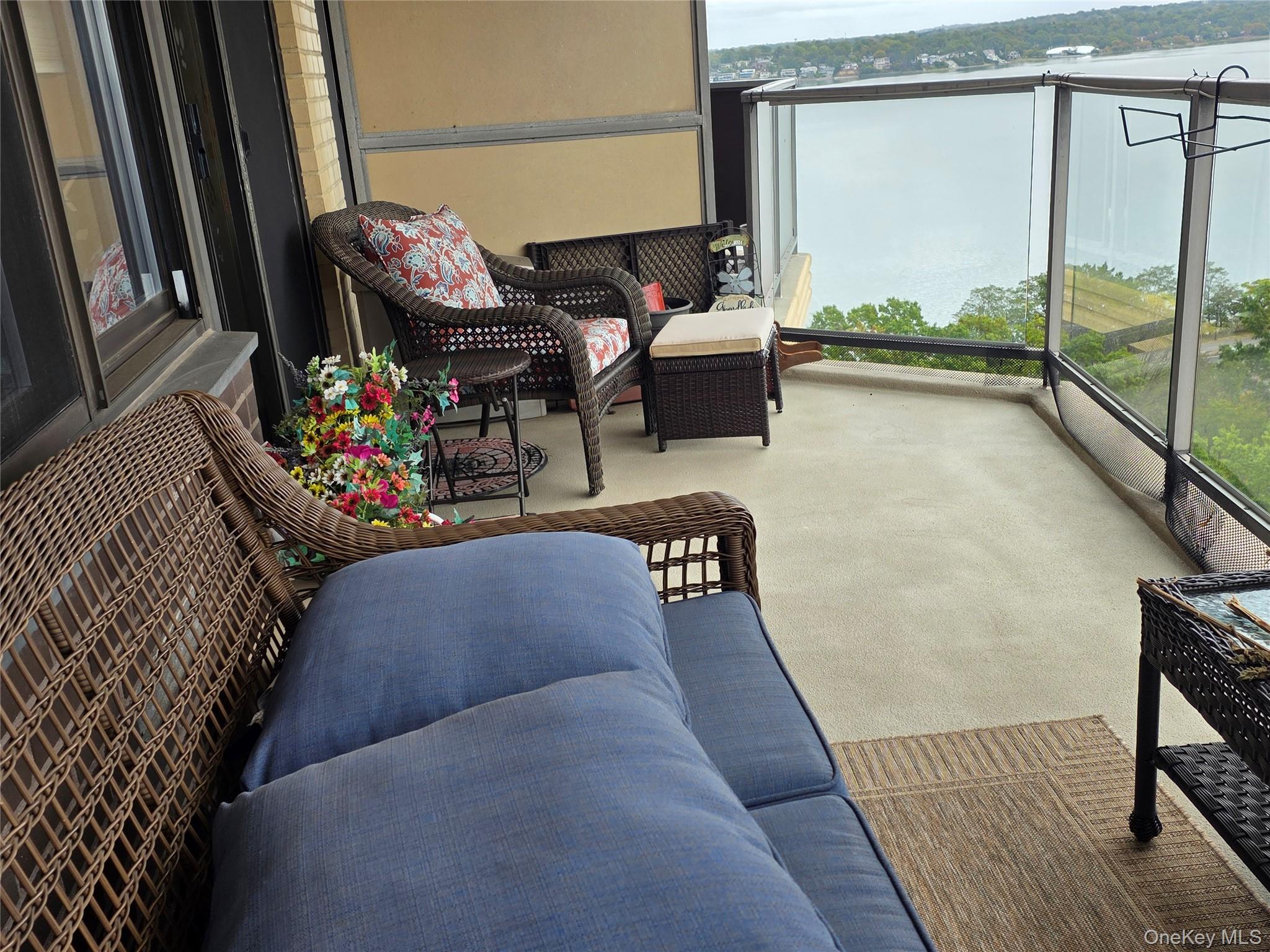 #11 photo, 18-05 215th Street, クイーンズ区 Bayside , NY 11360