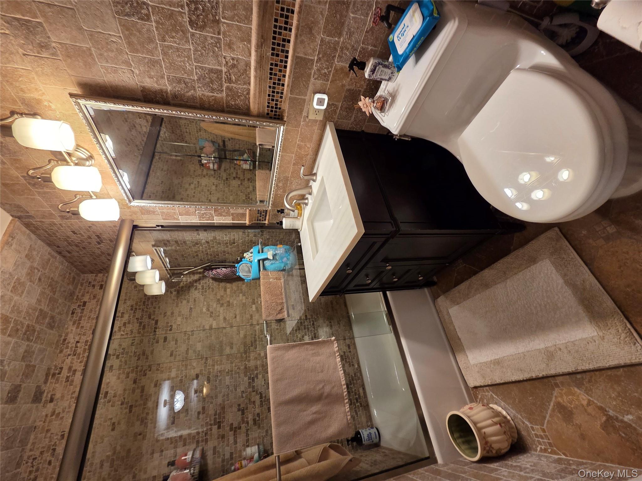 #8 photo, 18-05 215th Street, クイーンズ区 Bayside , NY 11360