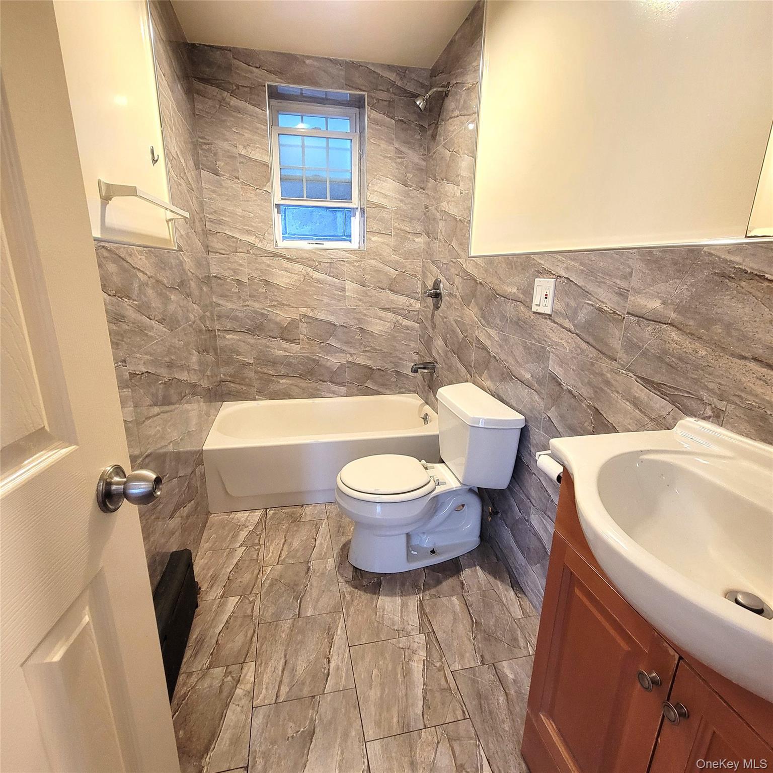 #13 photo, 39-73 64 Street, クイーンズ区 Woodside , NY 11377