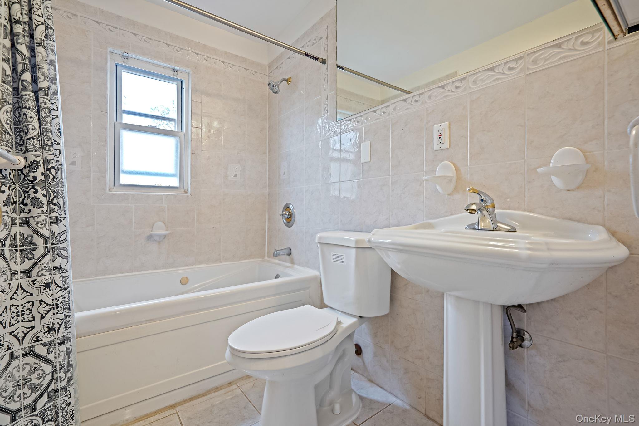 #15 photo, 25701 149th Road, クイーンズ区 Rosedale , NY 11422