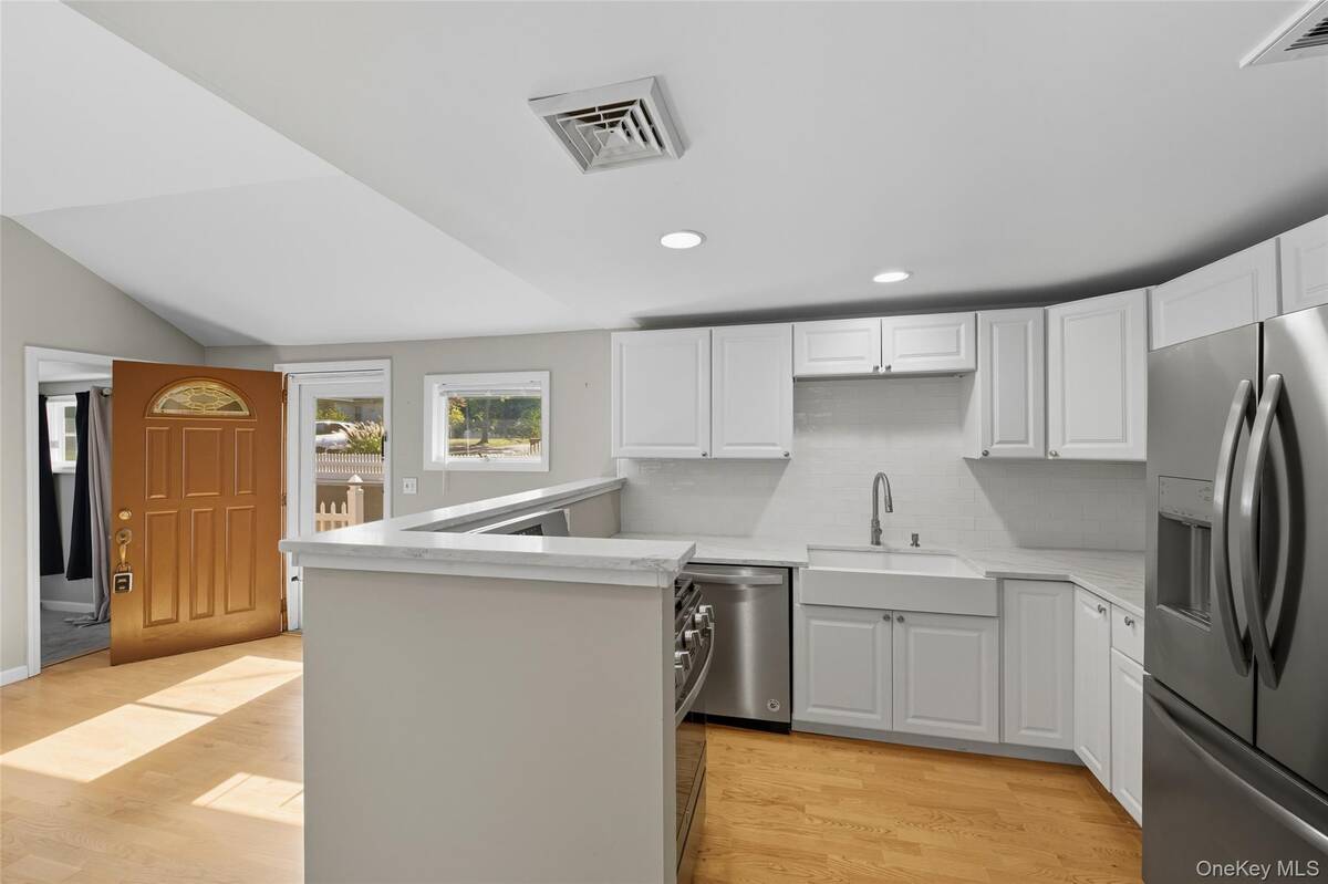 #6 photo, 28 Waterville Drive, サフォーク郡 Sound Beach , NY 11789