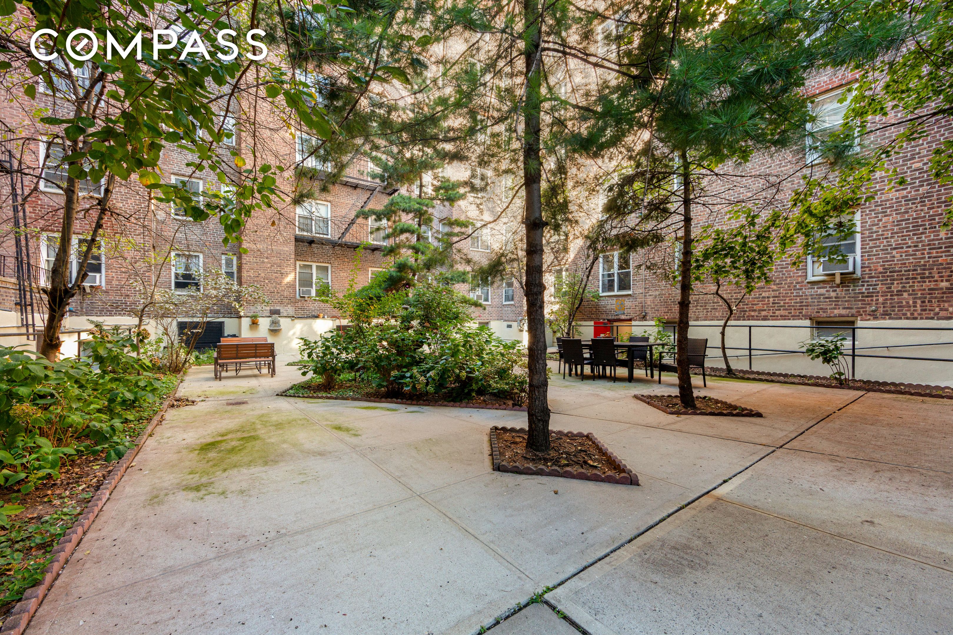 #12 photo, 76-10 34th Avenue, クイーンズ区 Jackson Heights , NY 11372