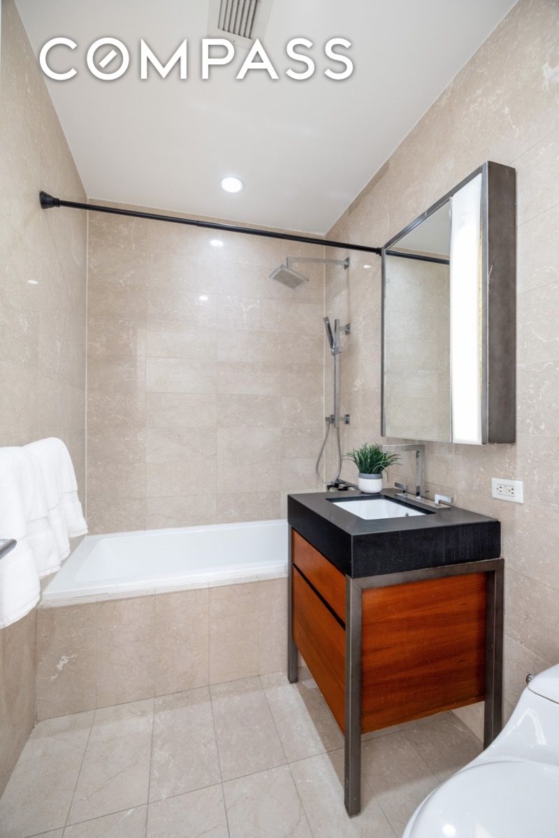 #11 photo, 75 Wall Street, マンハッタン Financial District , NY 10005